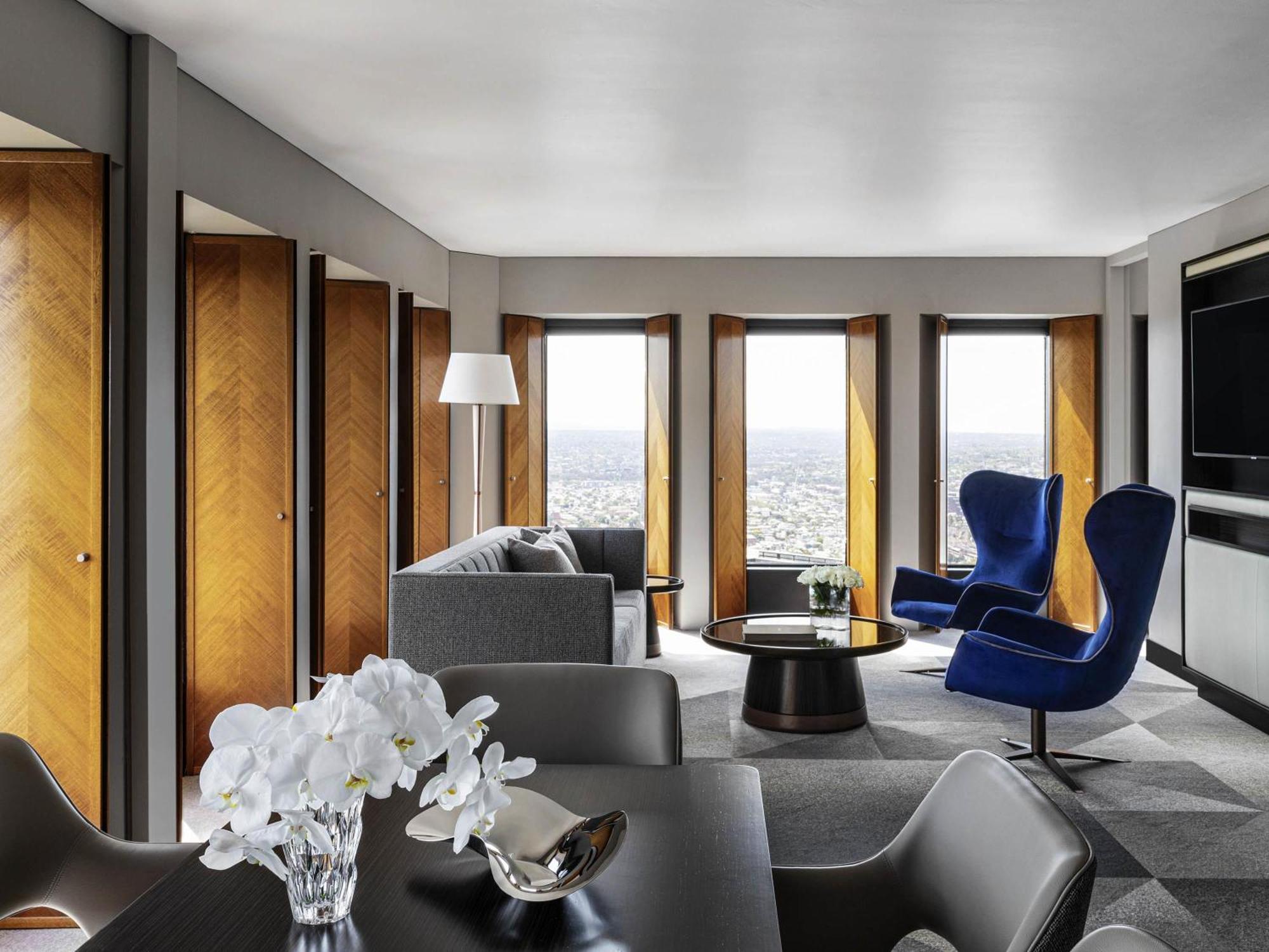 Prestige Corner King Suite with City or Bay View