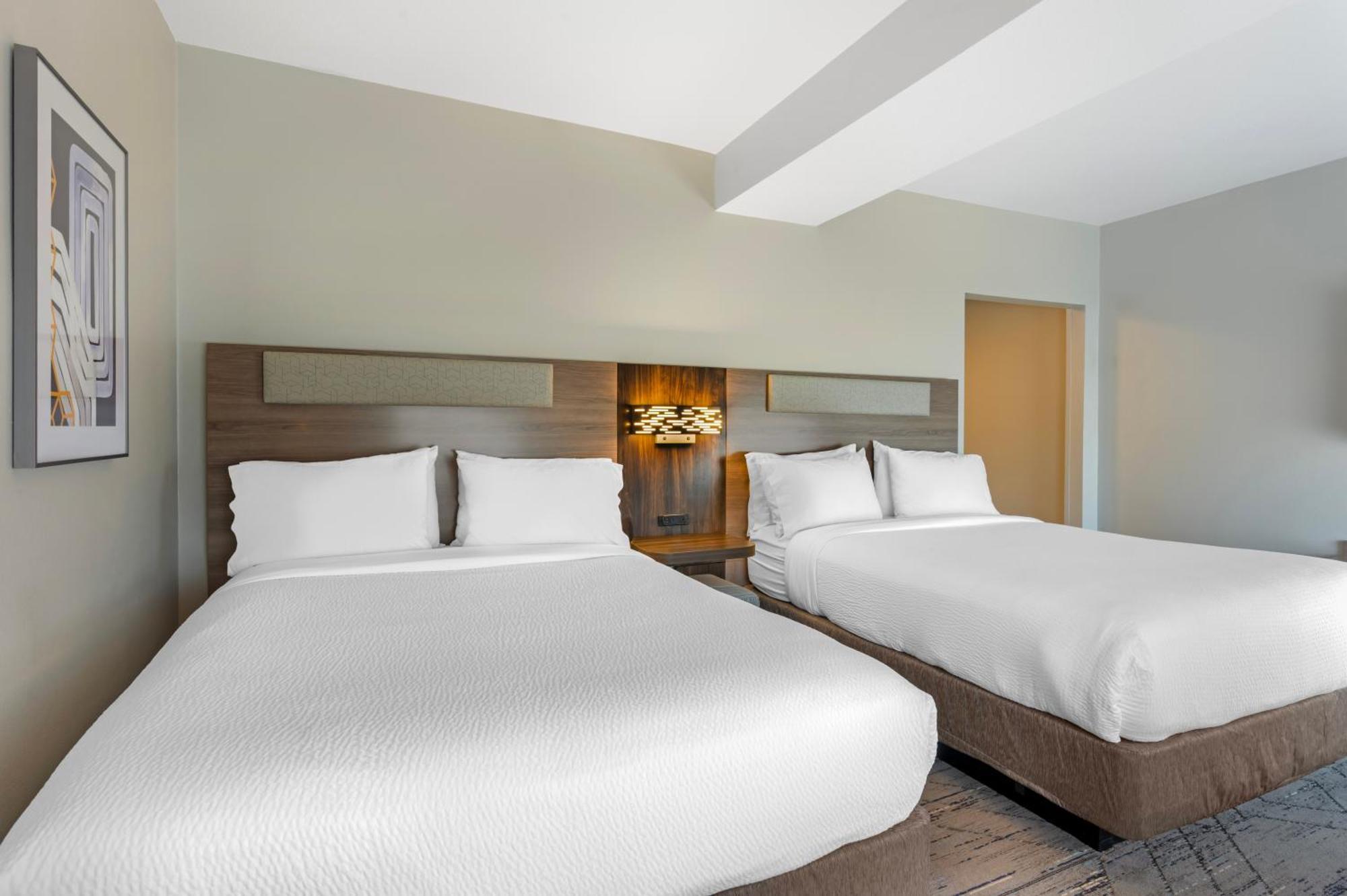Standard Room with Two Queen Beds