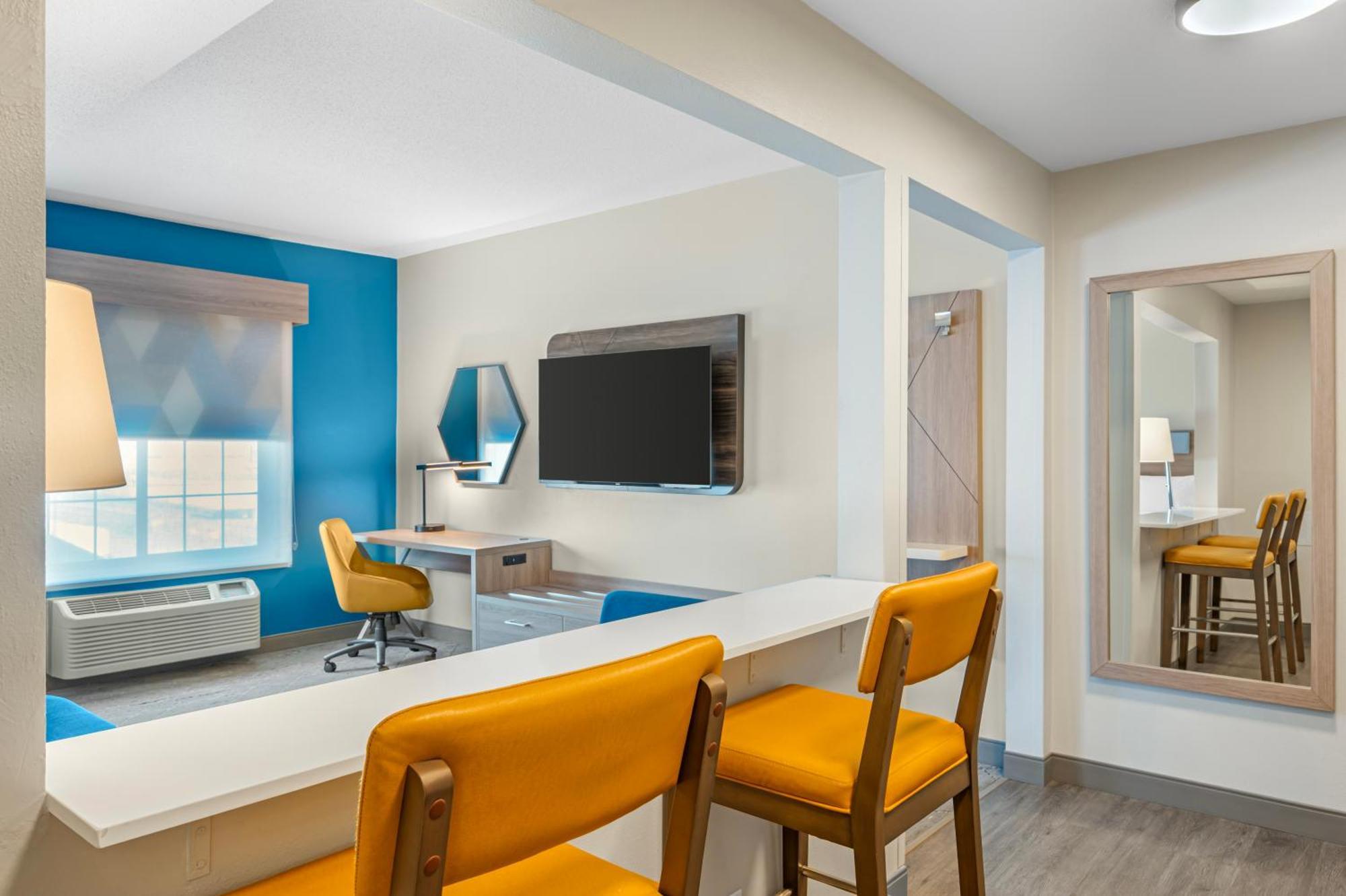 Queen Suite with Two Queen Beds and Sofa Bed