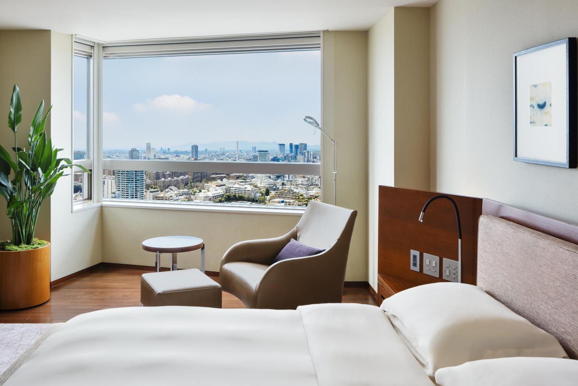 Diplomat Suite with One King Bed,1717080111:JPEG