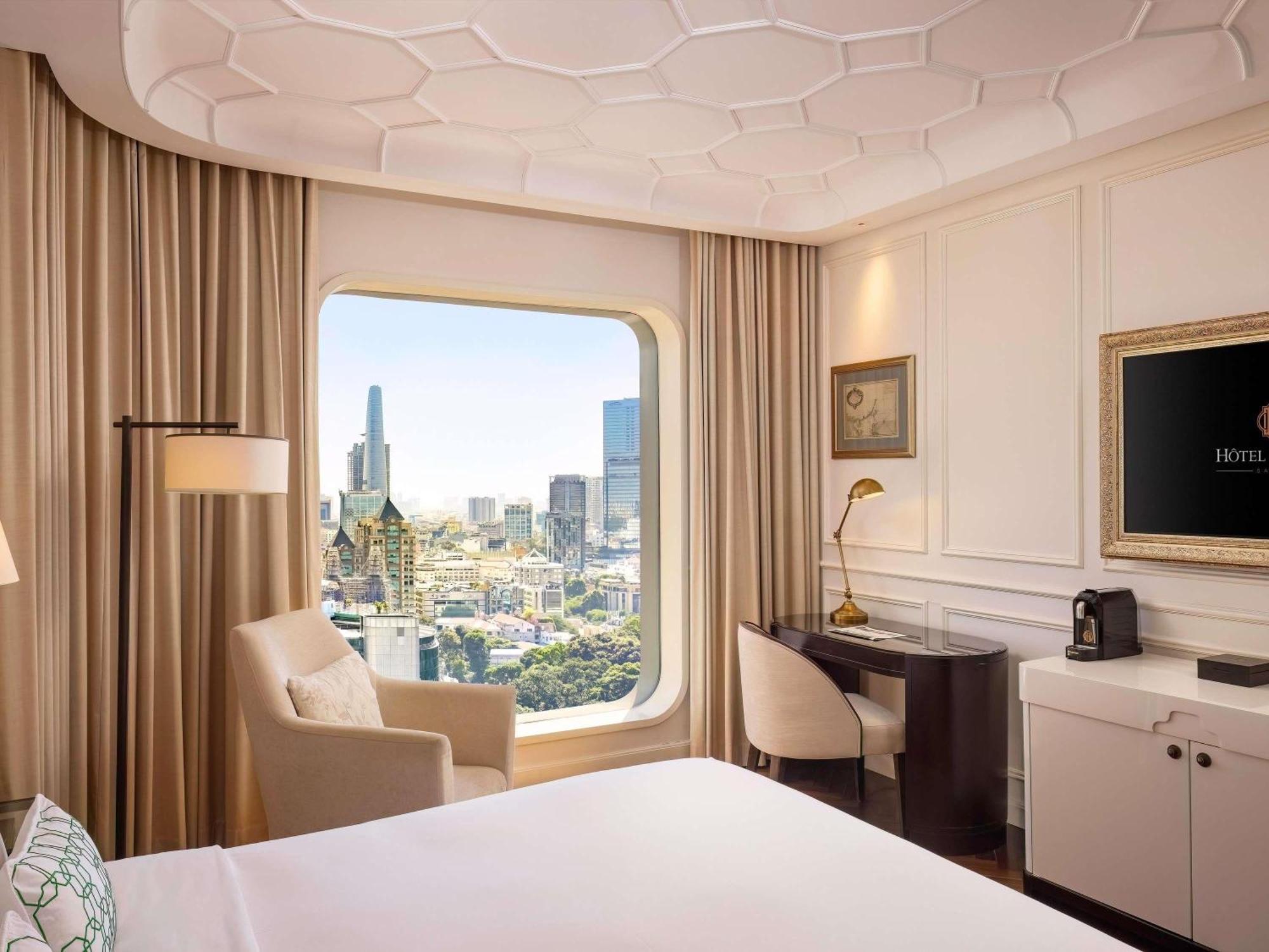 Deluxe Zimmer mit 1 Kingsize-Bett und Stadtblick