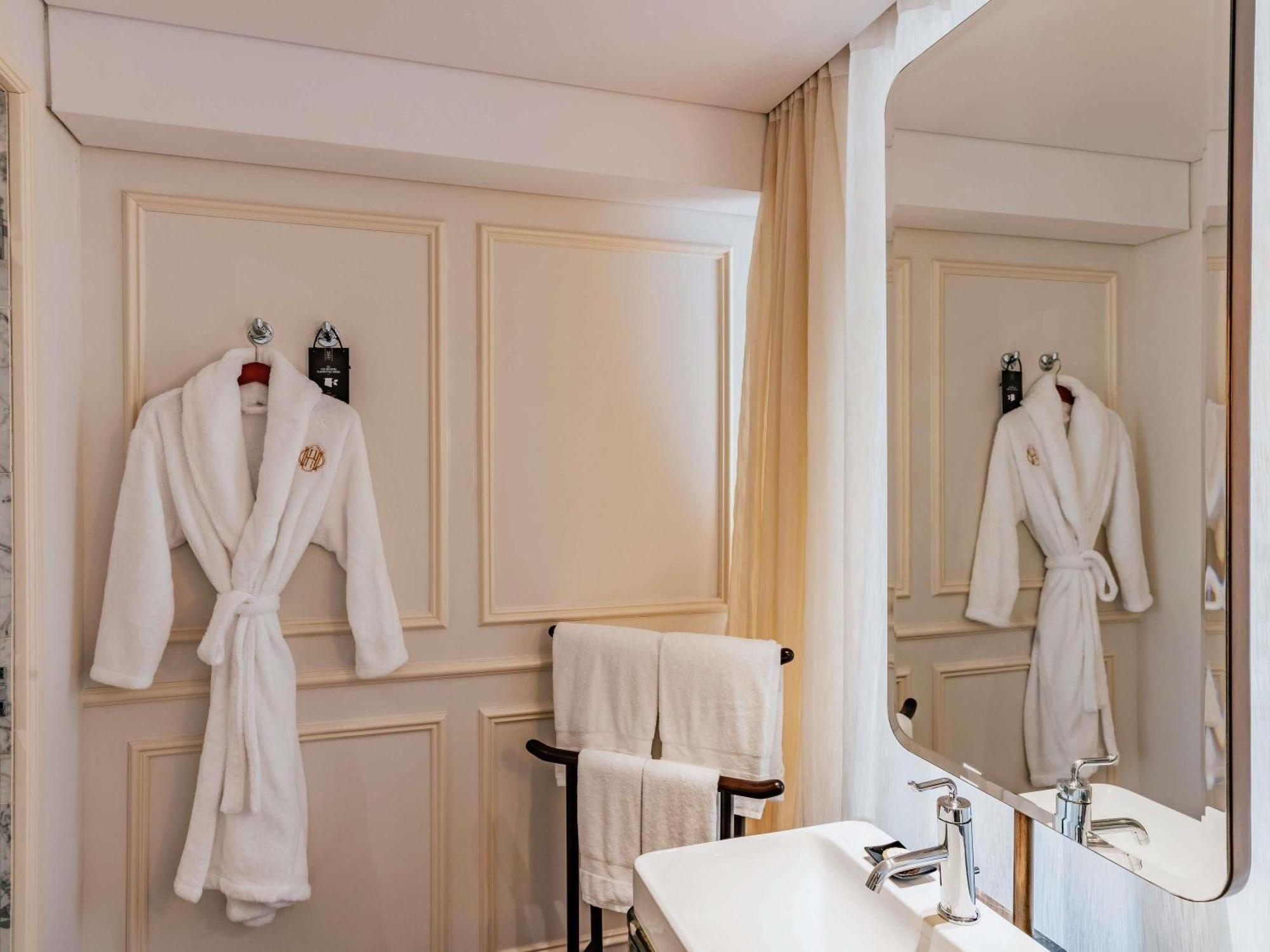 Sky Executive Deluxe Zimmer mit 2 Einzelbetten und Zugang zur Lounge – hohe Etage