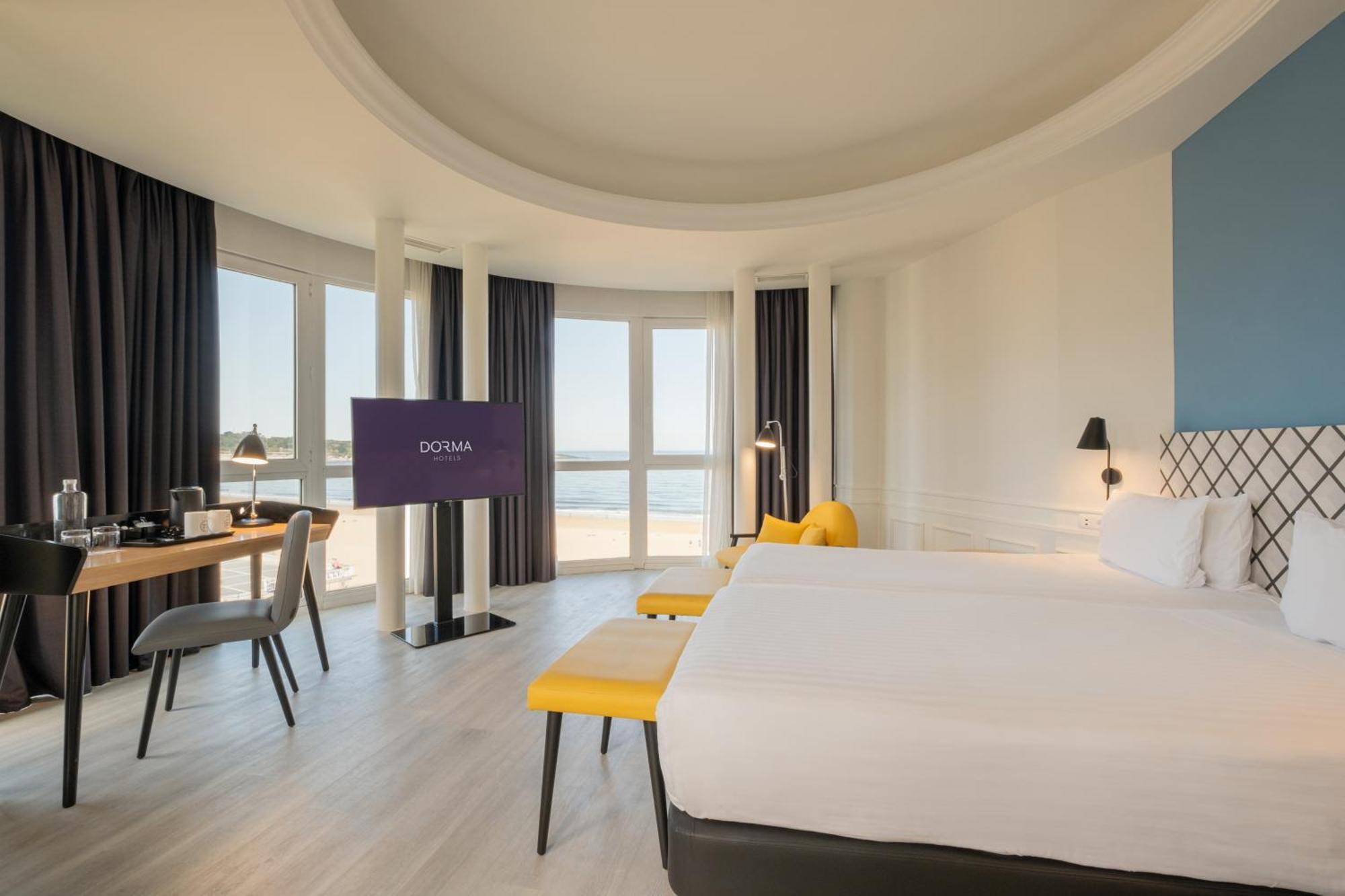 Quarto Duplo Superior com Vista Mar