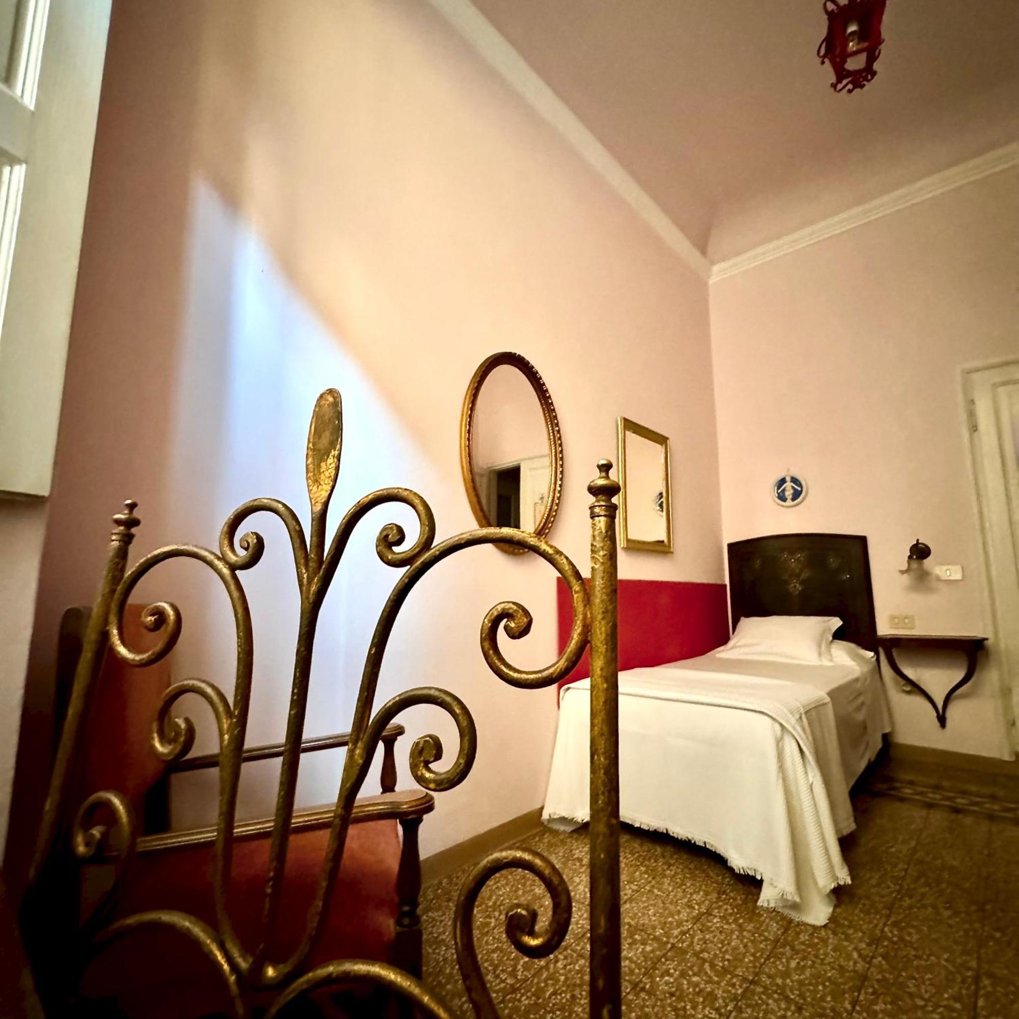 Camera Singola Standard con Bagno in Comune