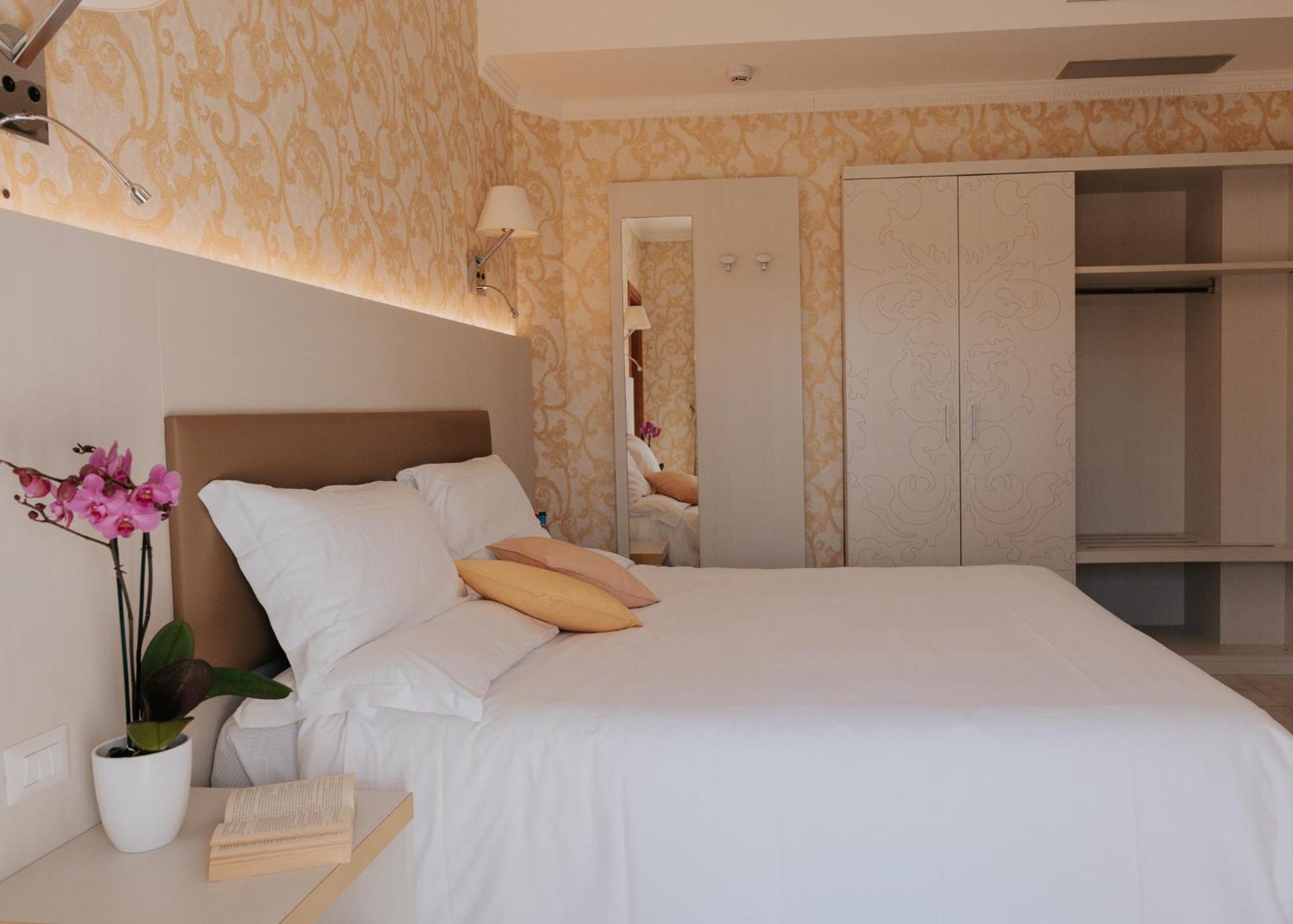 Deluxe Tweepersoonskamer met 1 of 2 Bedden en Uitzicht op het Meer