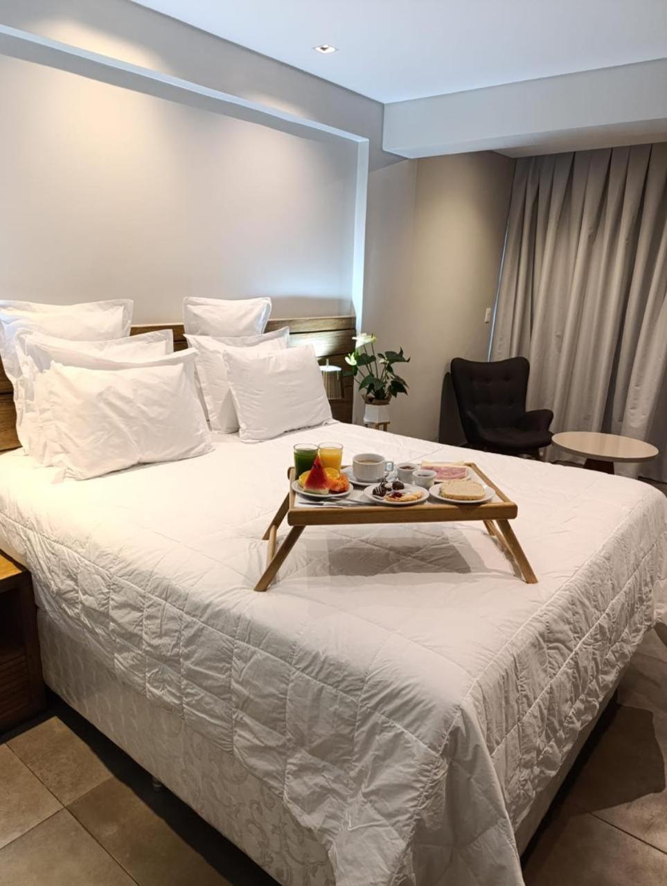 Quarto com Cama Queen-size