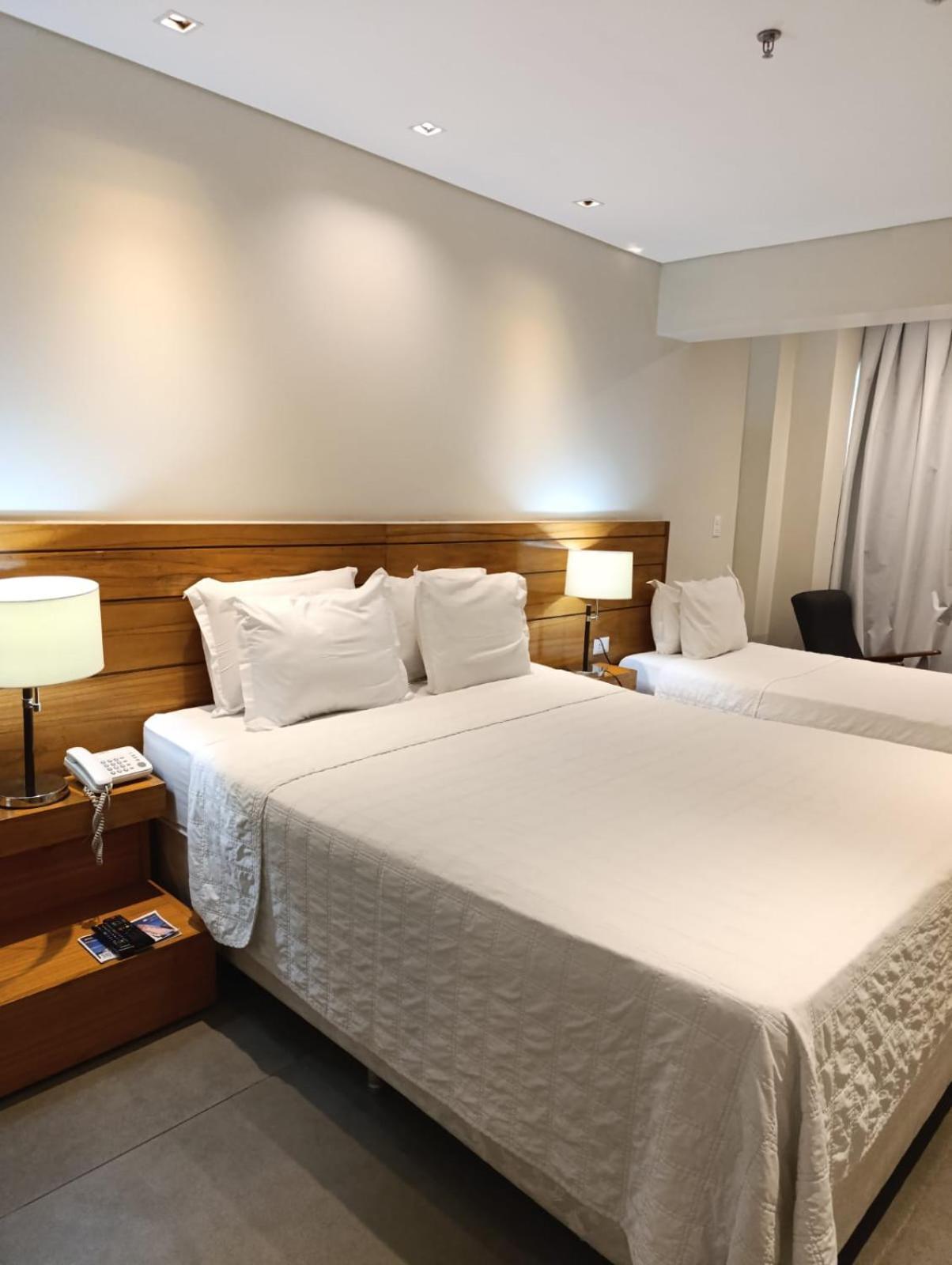 Quarto Deluxe (2 Adultos + 1 Criança)