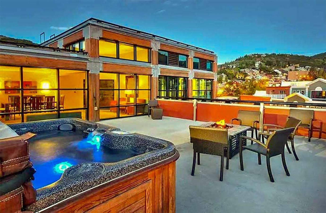 Presidential Suite,1759390897:JPEG