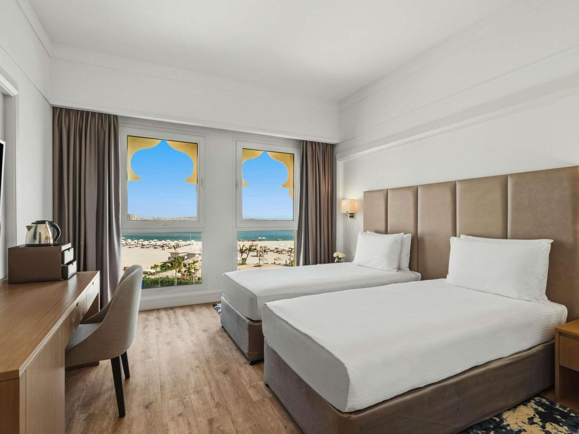 Deluxe Twin Room with Pool or Sea View