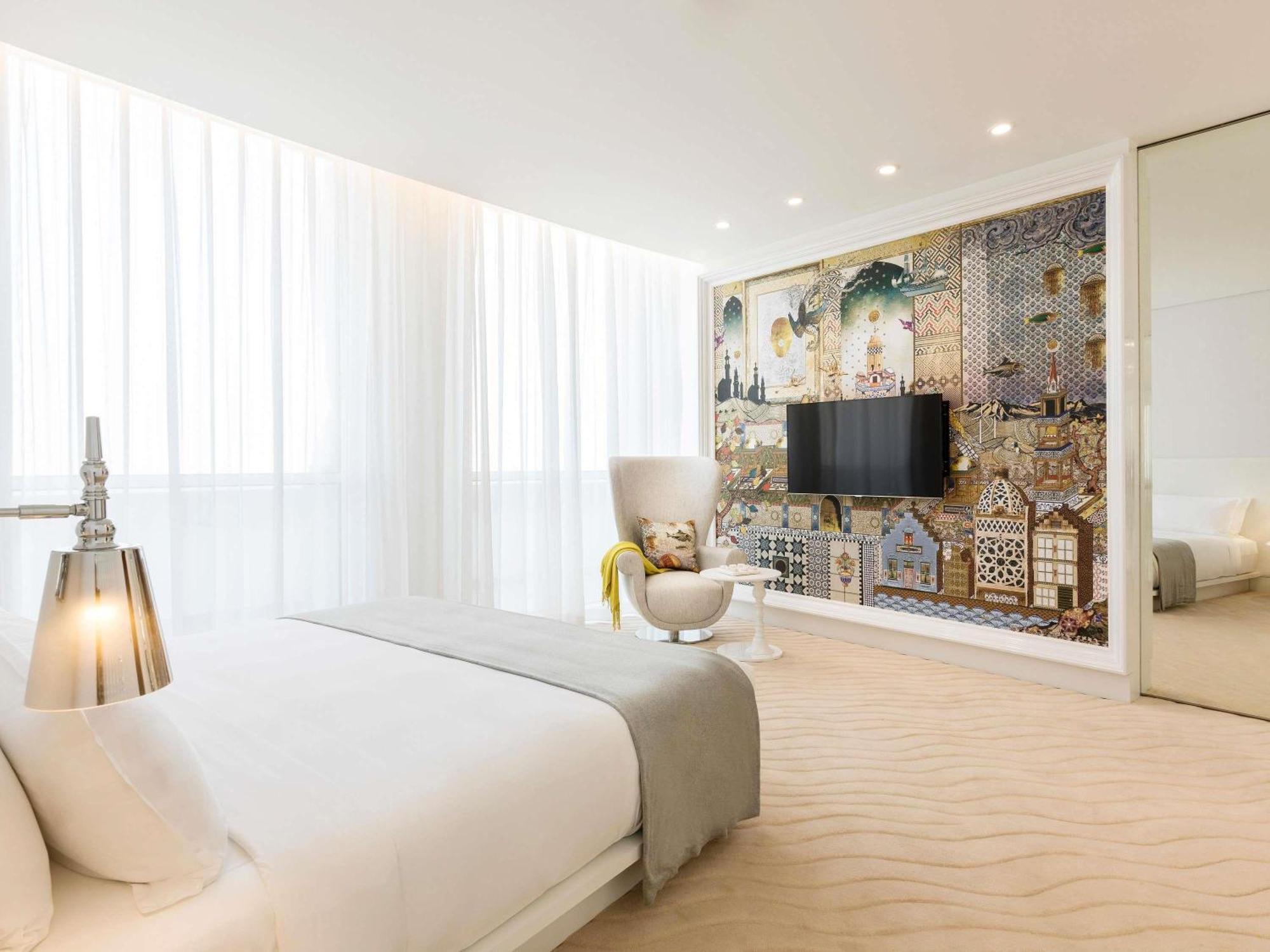 Kamer met Kingsize Bed - Uitzicht op de Skyline