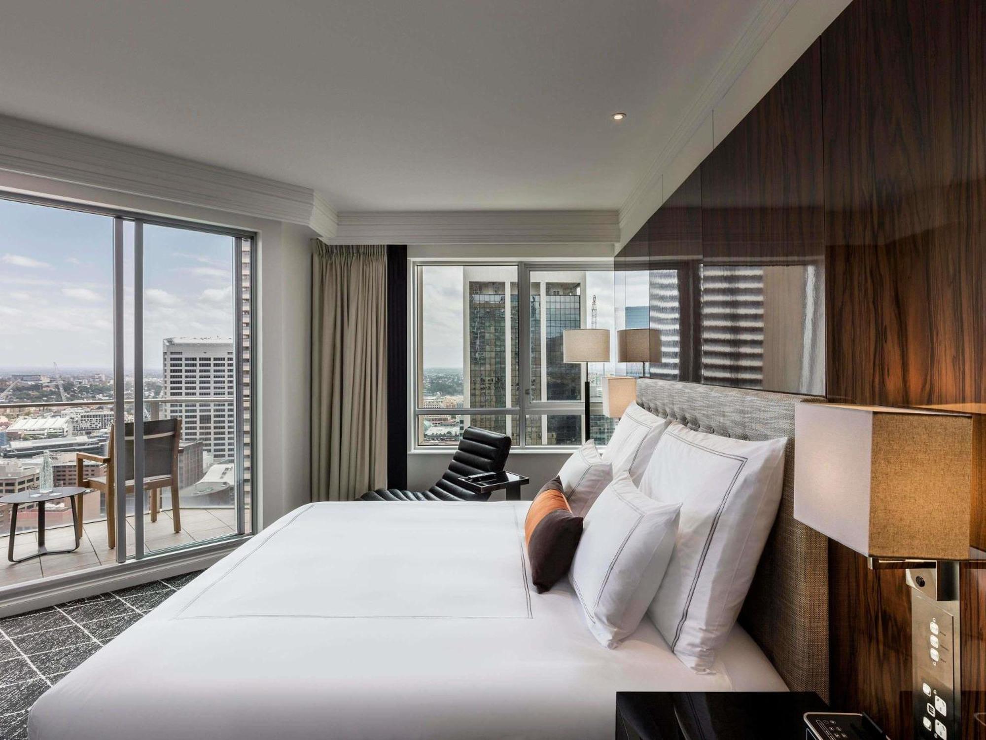 Signature Skyline Kamer met Balkon - Hoge Verdieping - Clubtoegang