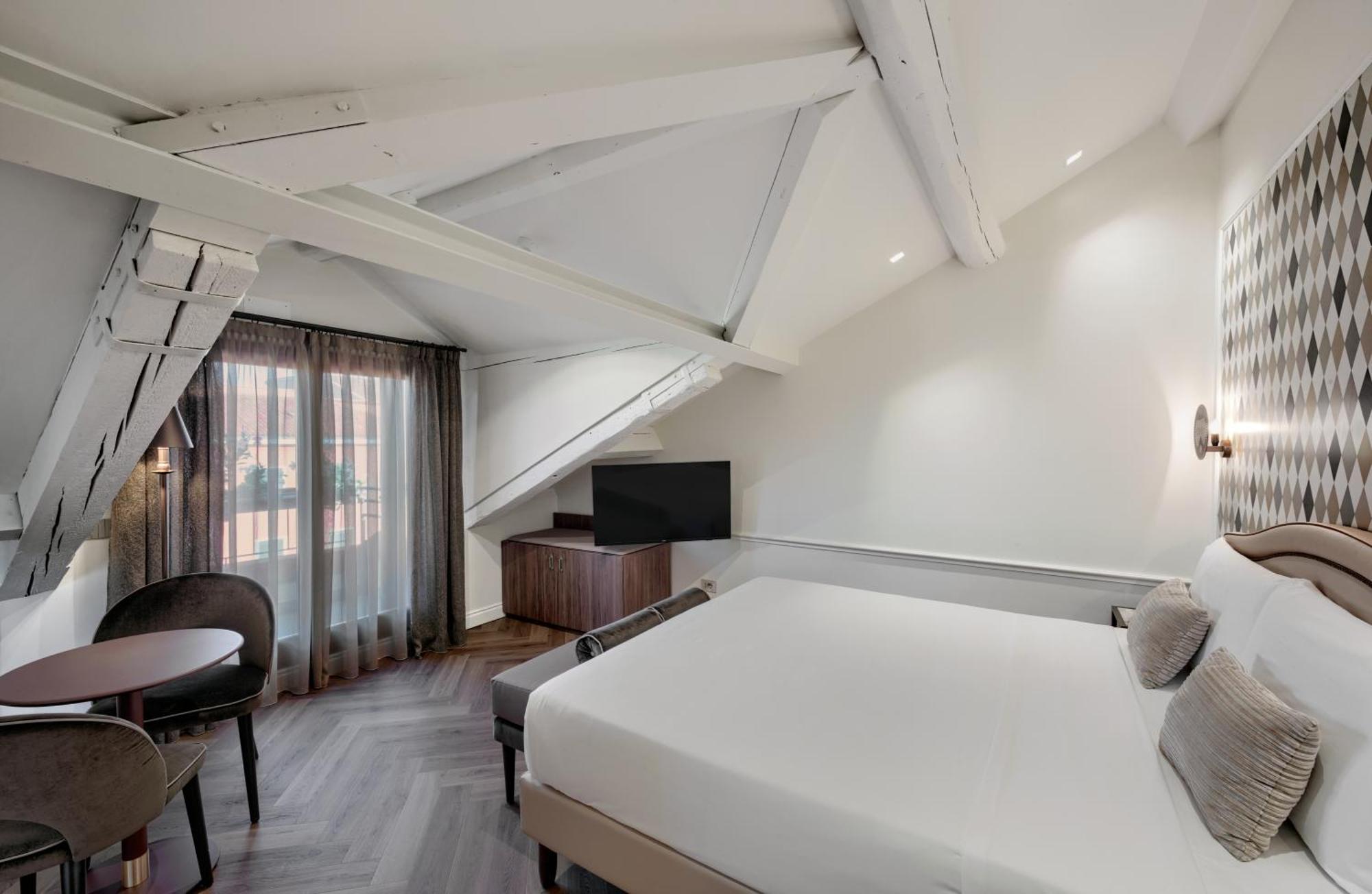 Deluxe Double Room Terrace,1742585749:JPEG
