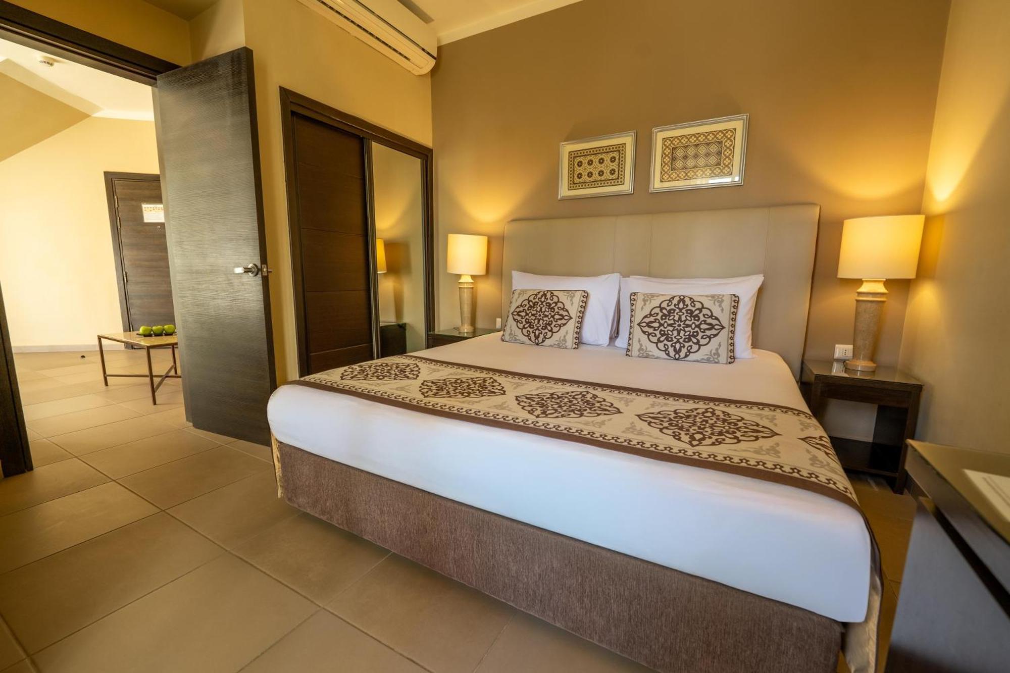 Habitación Familiar Deluxe con vistas al jardín - 1 cama grande o 2 individuales