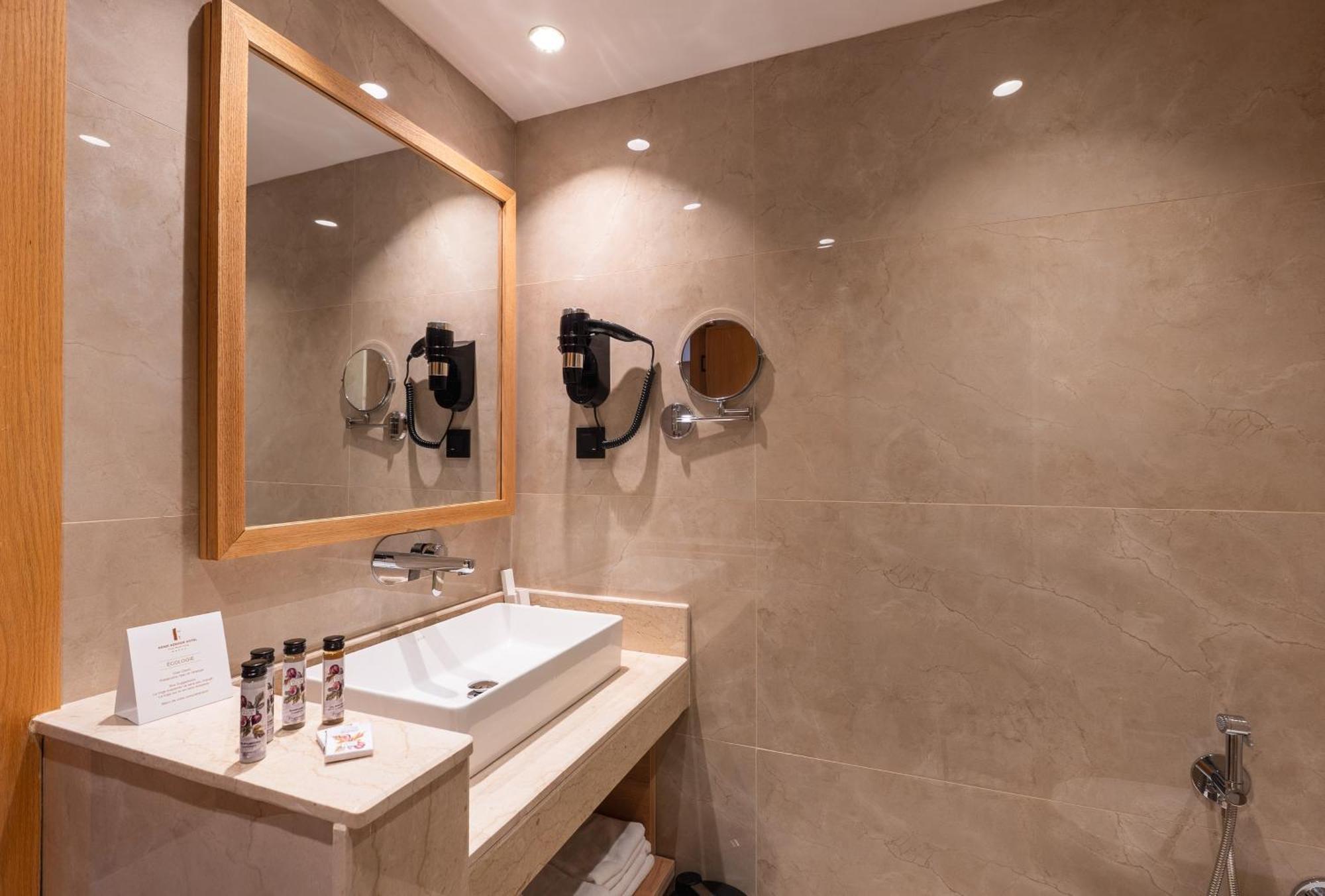 PREMIUM ROOM TWIN BEDS, GARDEN VIEW