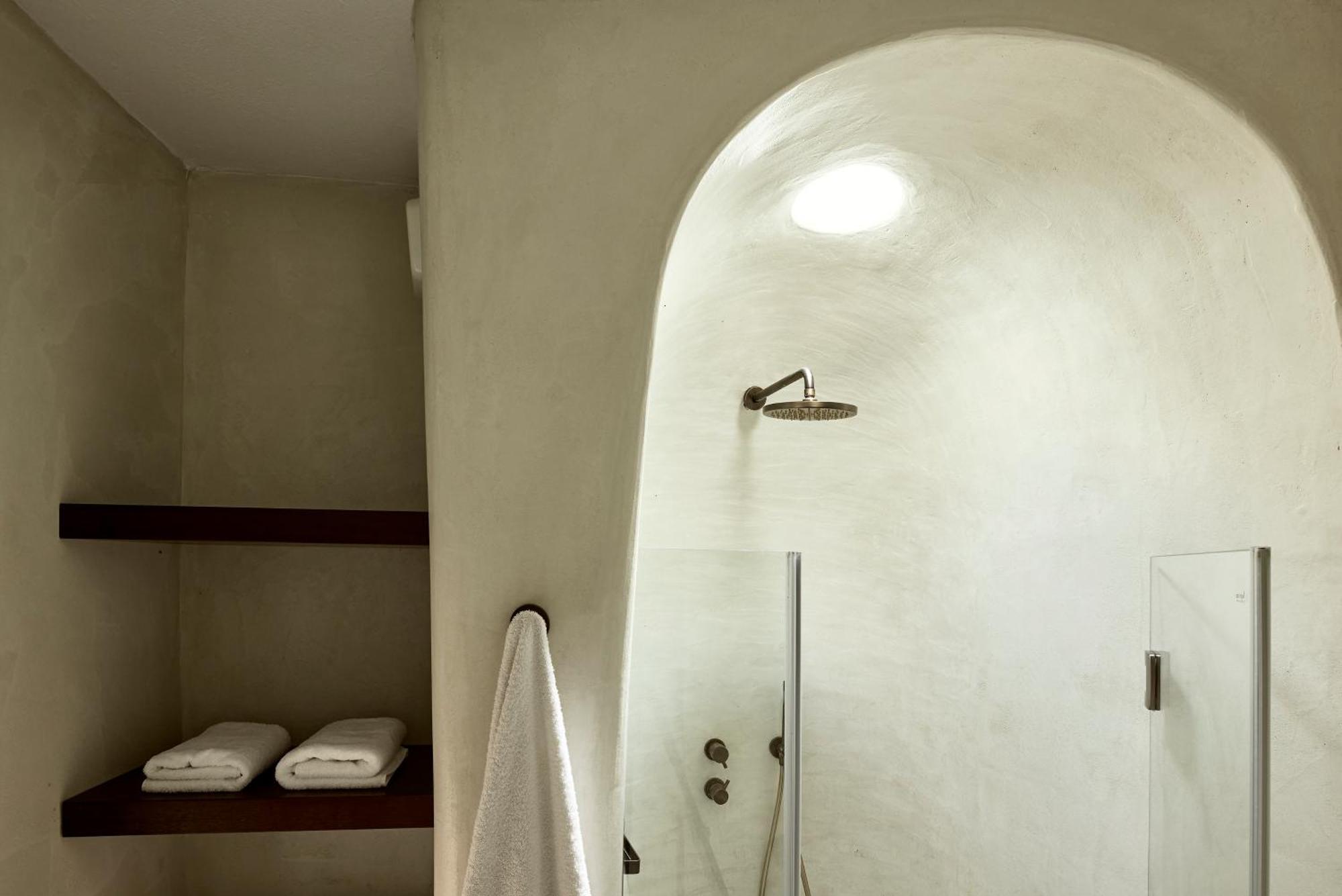 2-Bedroom Maisonette Sea View Private Hot tub & Steam Shower,1742633943:JPEG