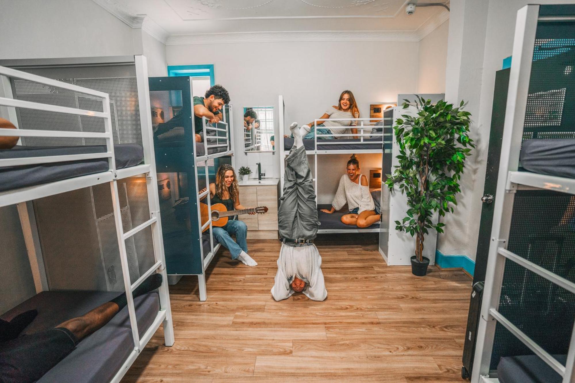 Lit dans Dortoir Mixte de 8 Lits