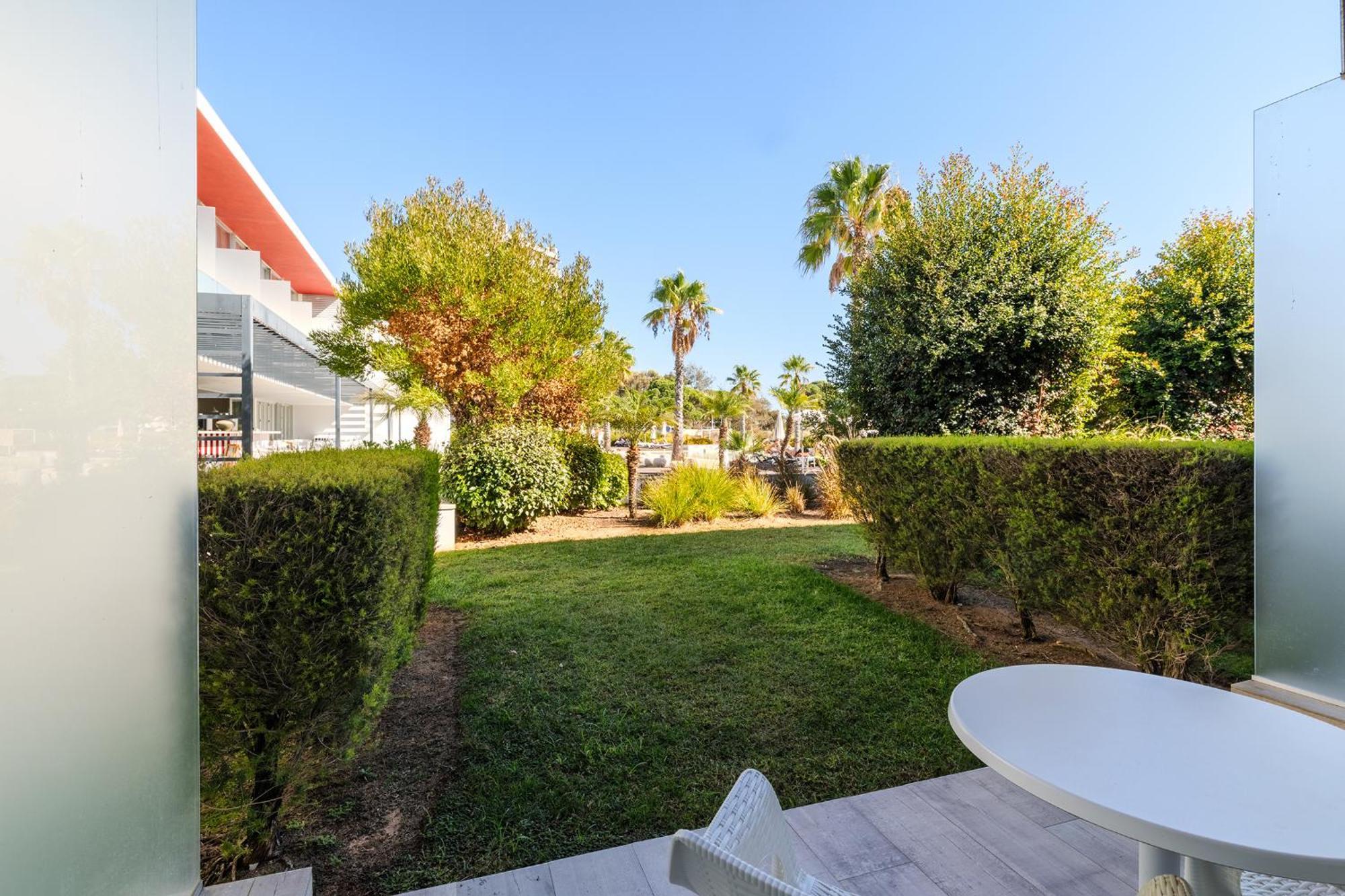 Habitación Doble Deluxe con vistas a la piscina - 1 o 2 camas