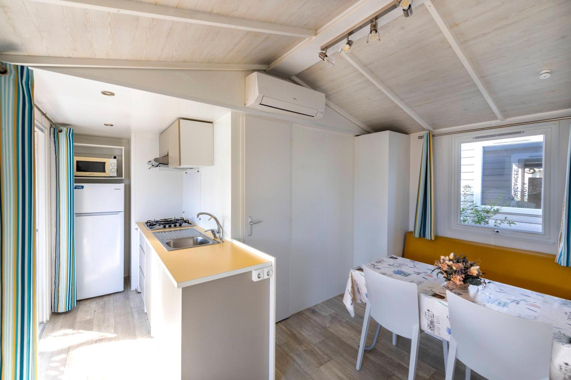 Bungalow Deluxe
