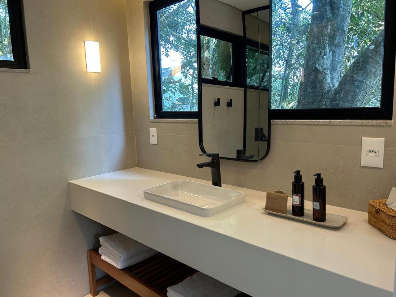 Quarto Duplo com Vista do Jardim