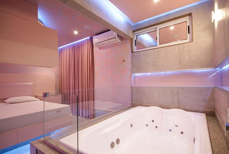 Suíte Deluxe com Banheira de Hidromassagem