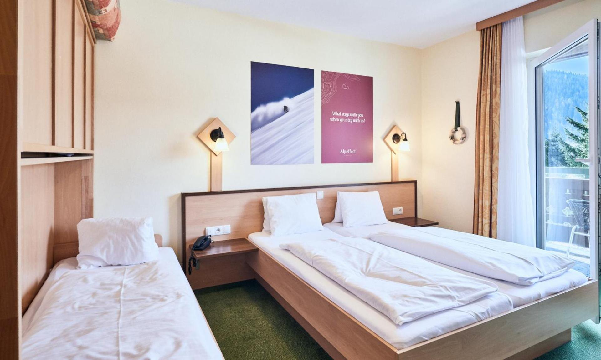 Tweepersoonskamer met 2 Extra Bedden