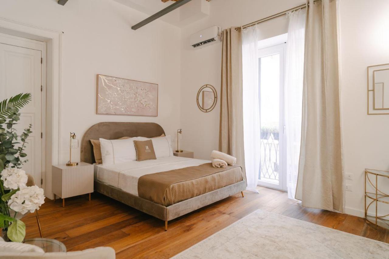 Kamer met Queensize Bed en Balkon