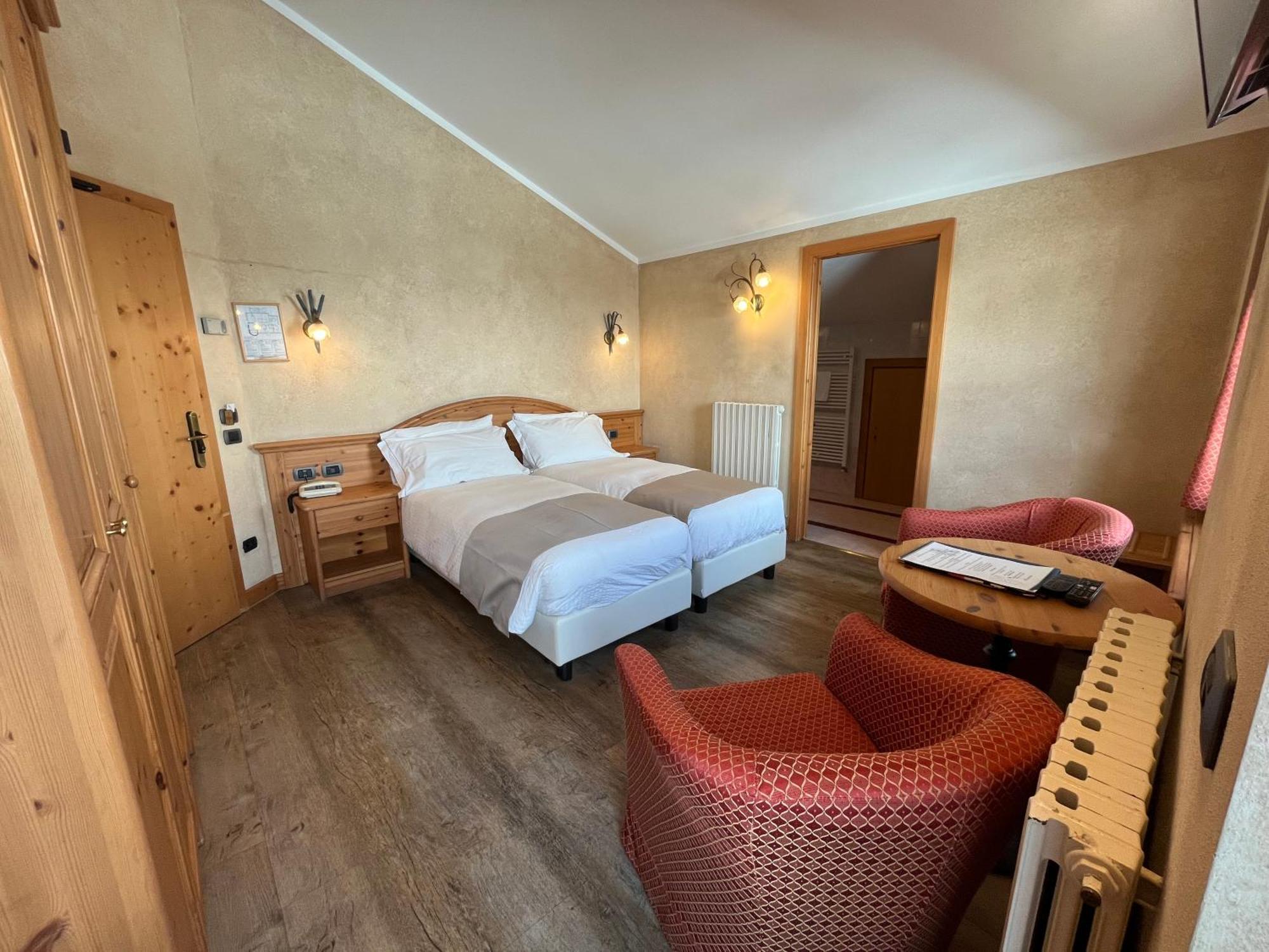 Deluxe Double or Twin Room Balcony,1757833867:JPEG