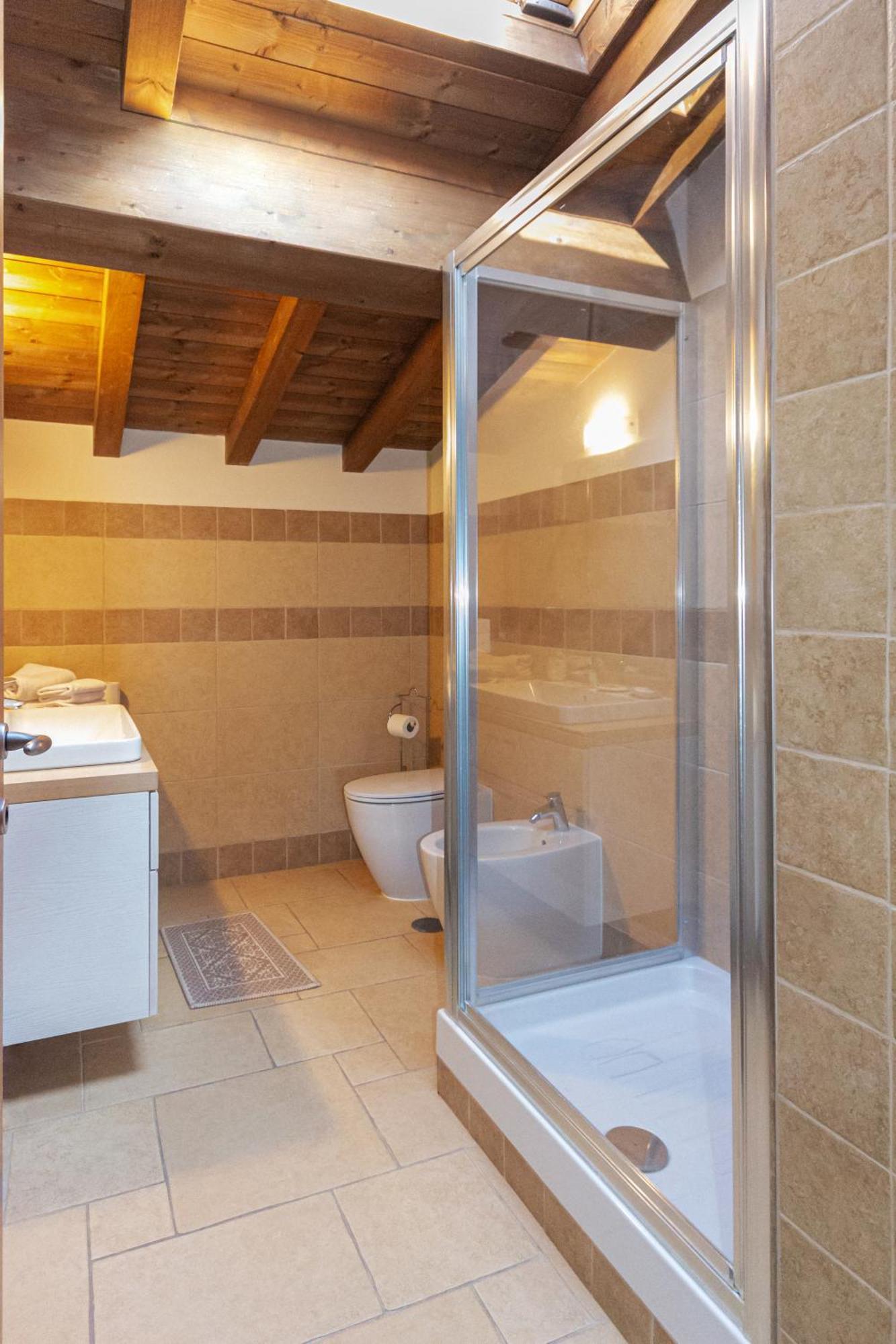 Camera Matrimoniale con Bagno Privato Esterno