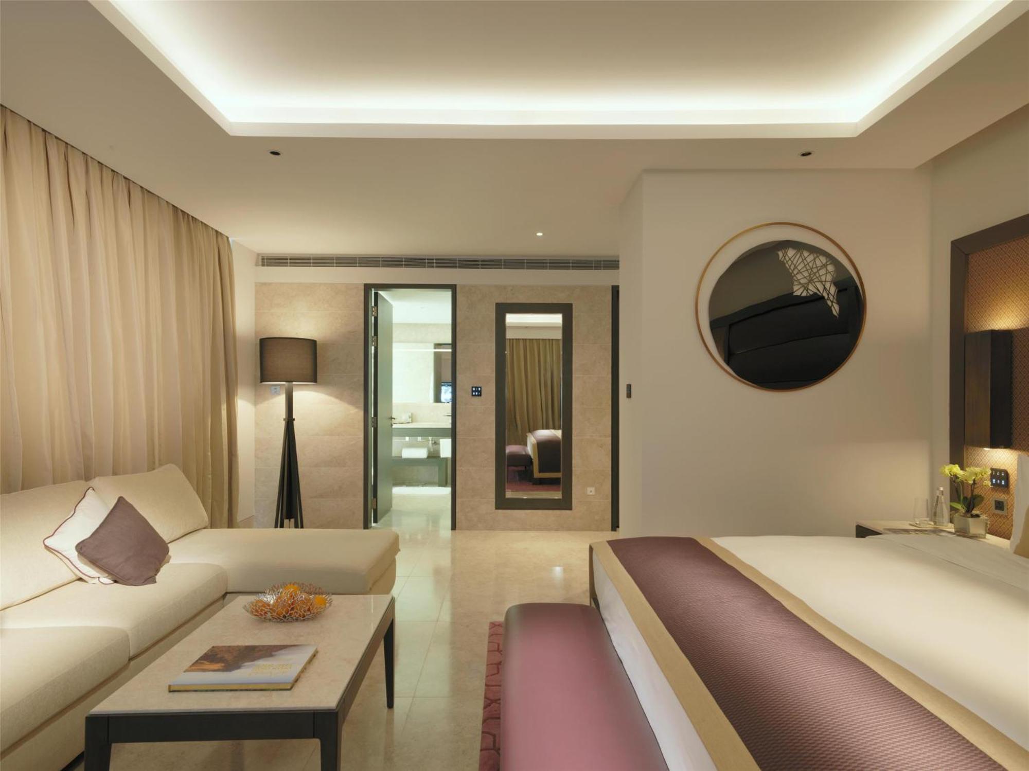 Grand Hébergement Lit King-Size Deluxe - Vue sur Complexe Hôtelier
