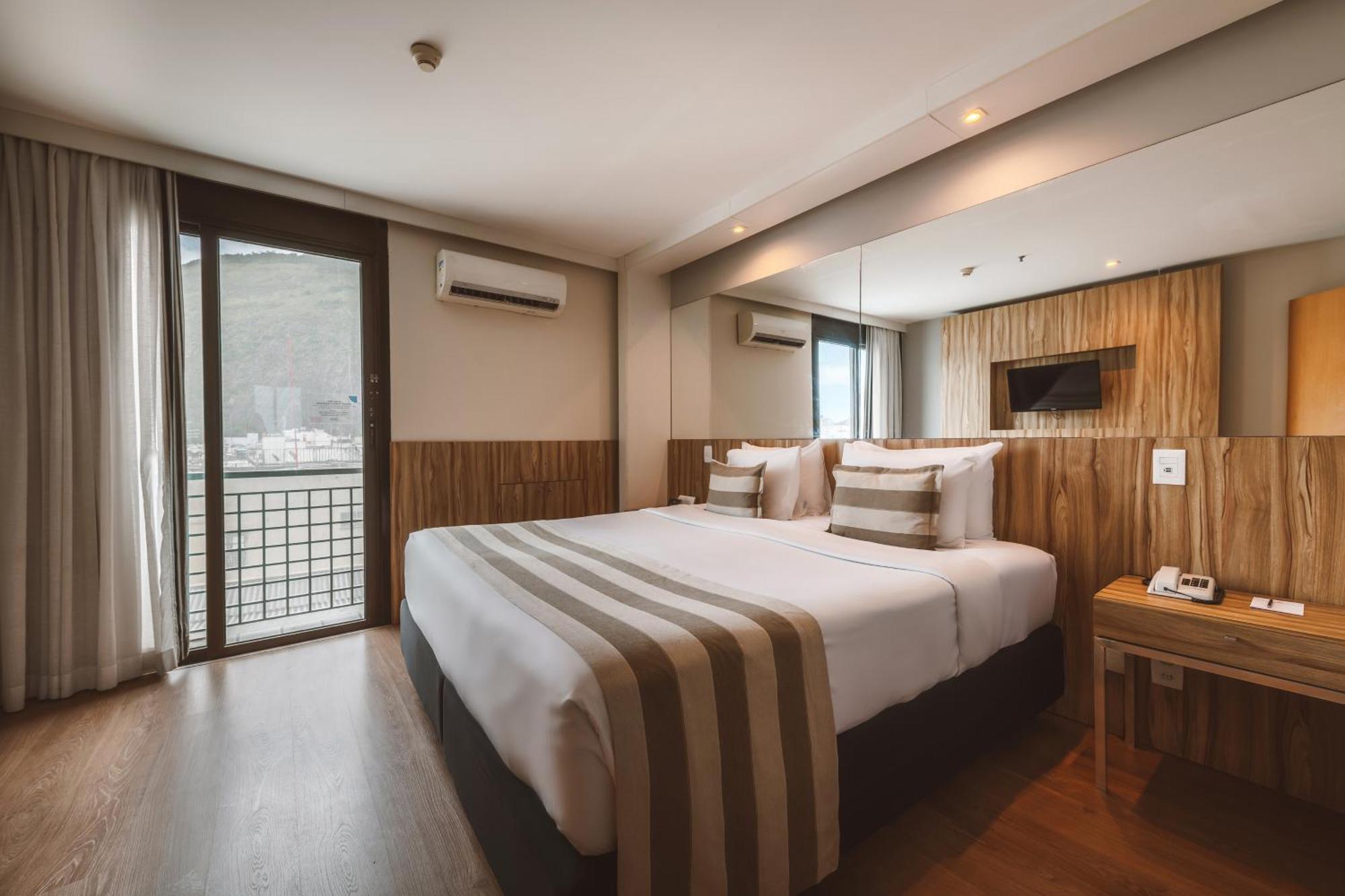 Standard Suite,1758529300:JPEG