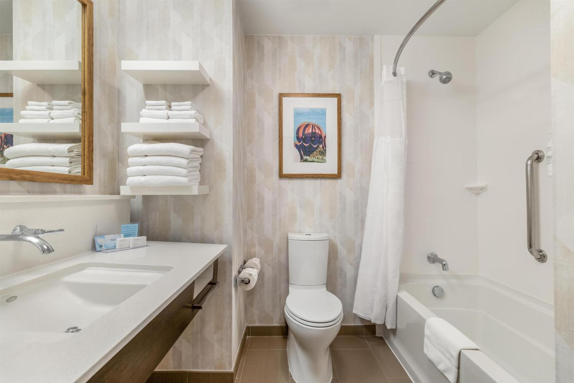 Queen Room with Two Queen Beds (4 Adults)