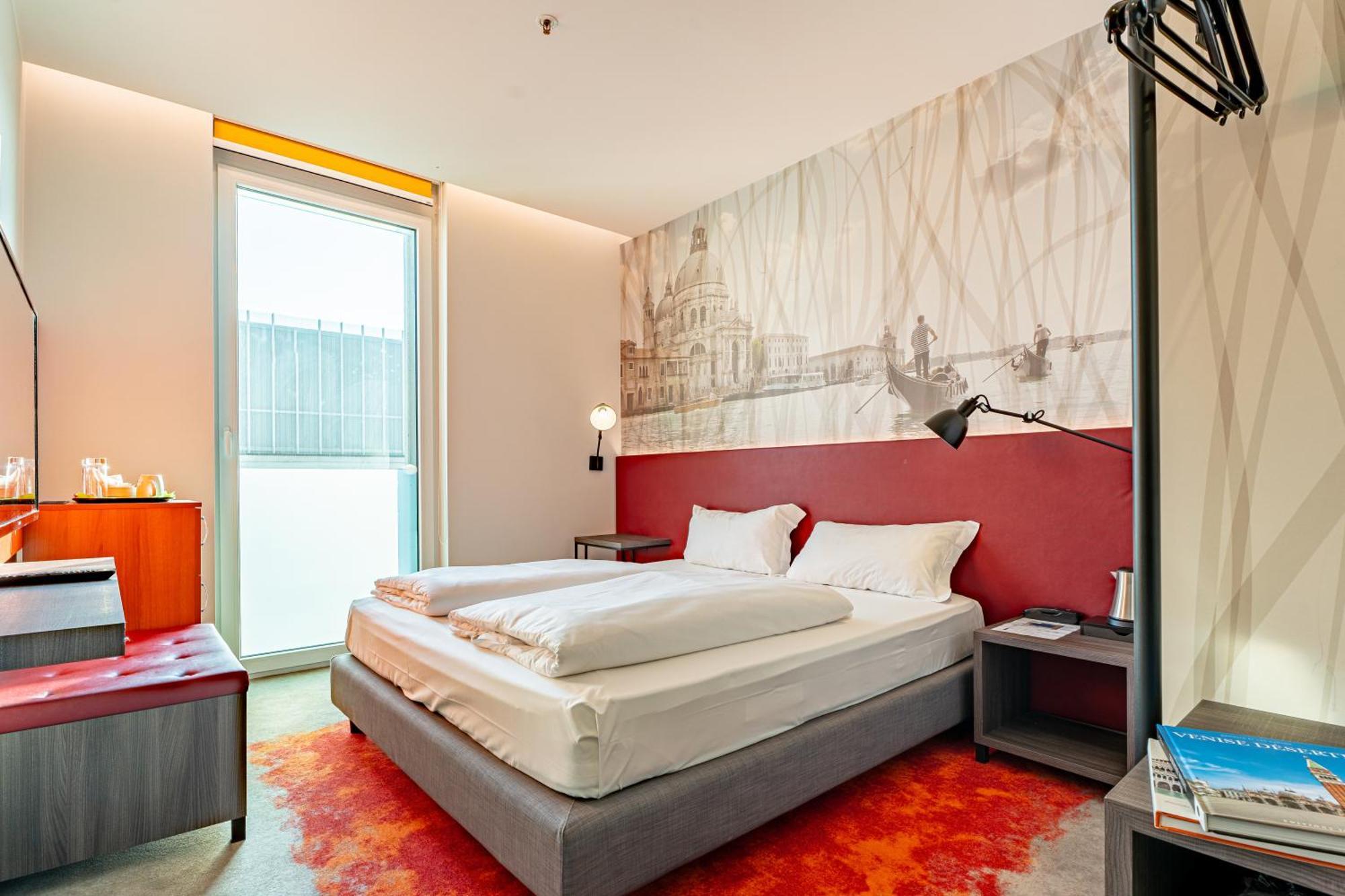 Chambre Standard - 1 Lit Queen-Size