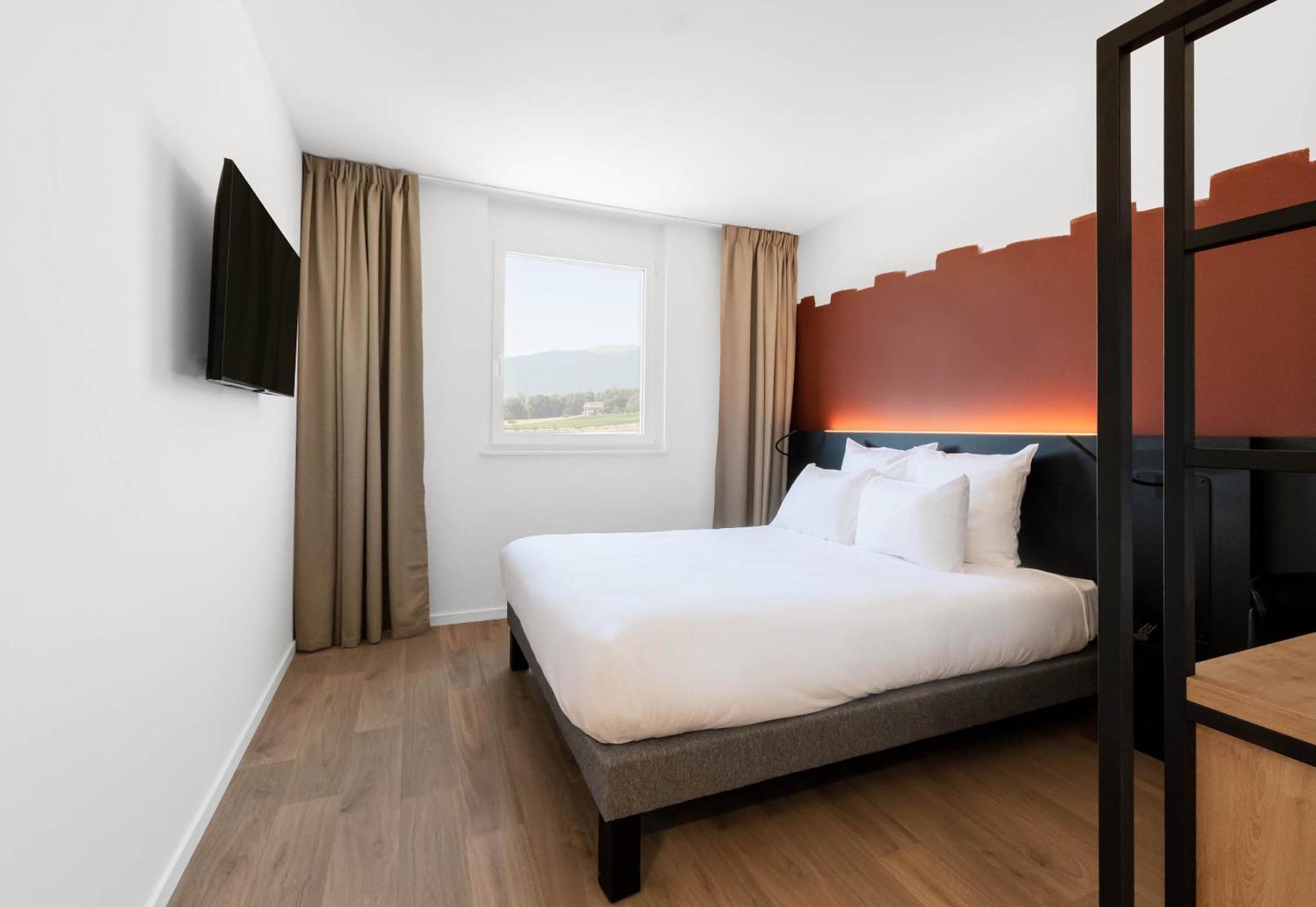 Chambre Lit Queen-size - Accessible aux Personnes à Mobilité Réduite