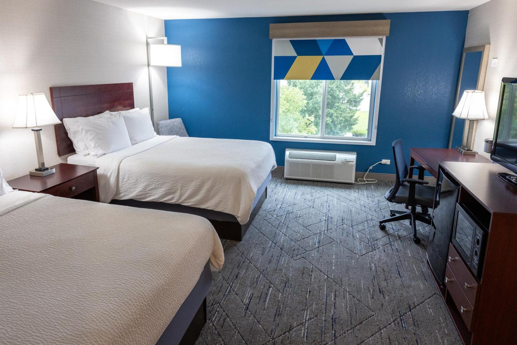 Standard Queen Room with Two Queen Beds