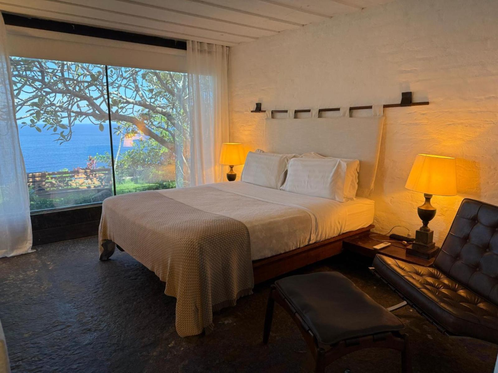 Queen Suite with Sea View