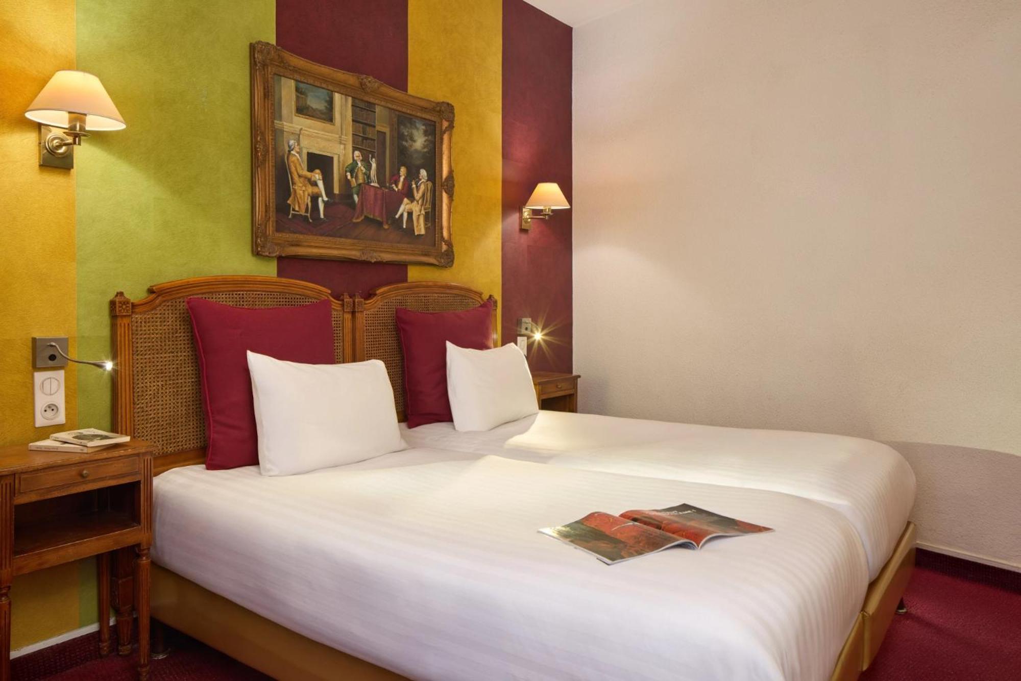 Quarto com 2 Camas de Solteiro