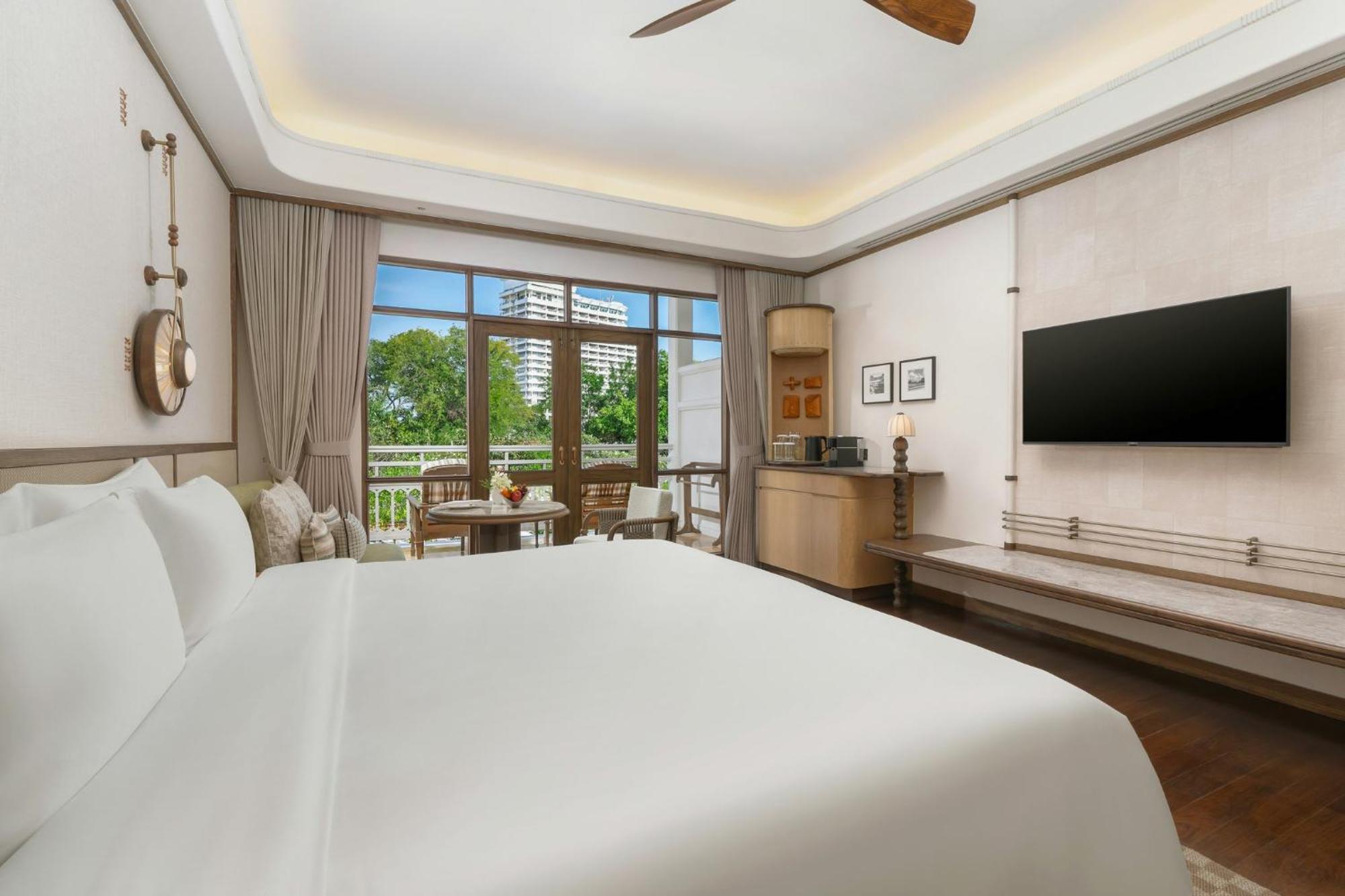 Premium Deluxe Zimmer mit Kingsize-Bett und Meerblick