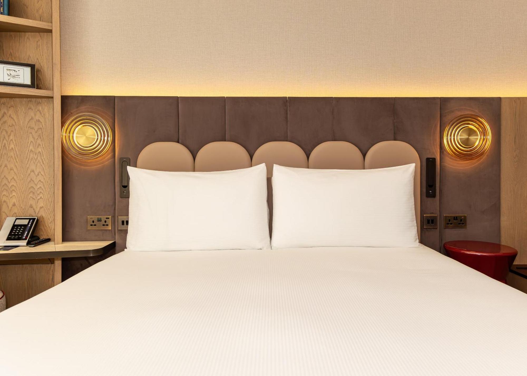 Chambre Lit King-Size de Luxe Tour