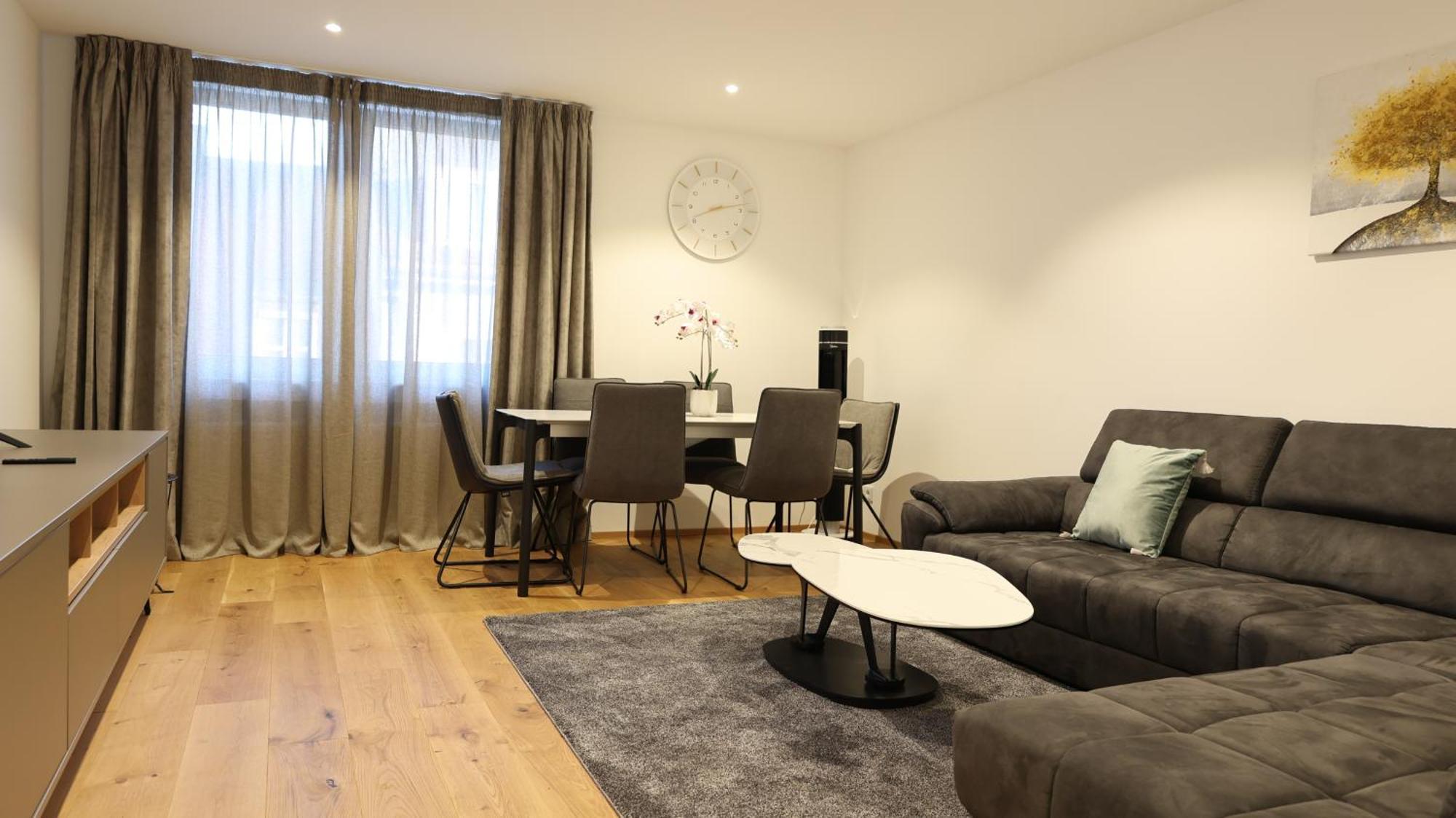 Apartment mit 2 Schlafzimmern und Balkon