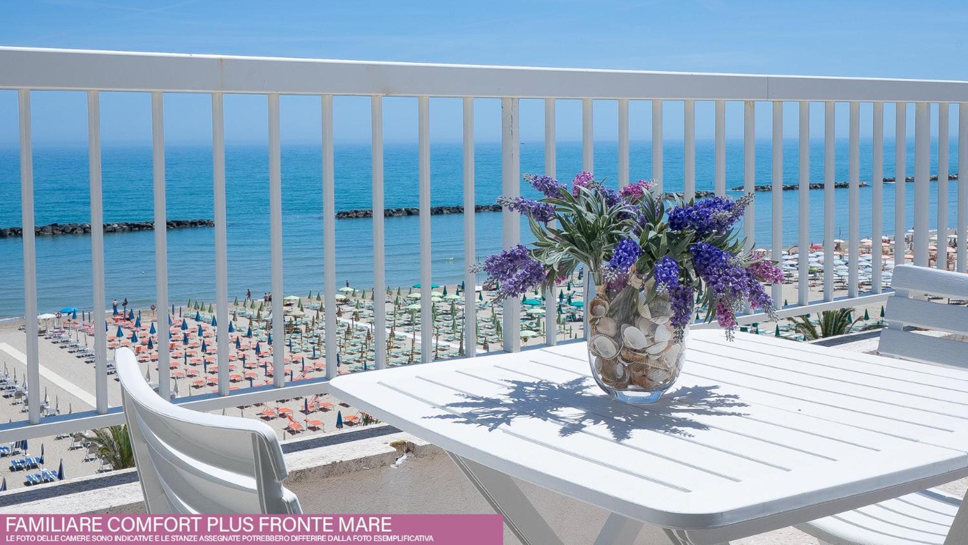 Camera Familiare con Vista Mare