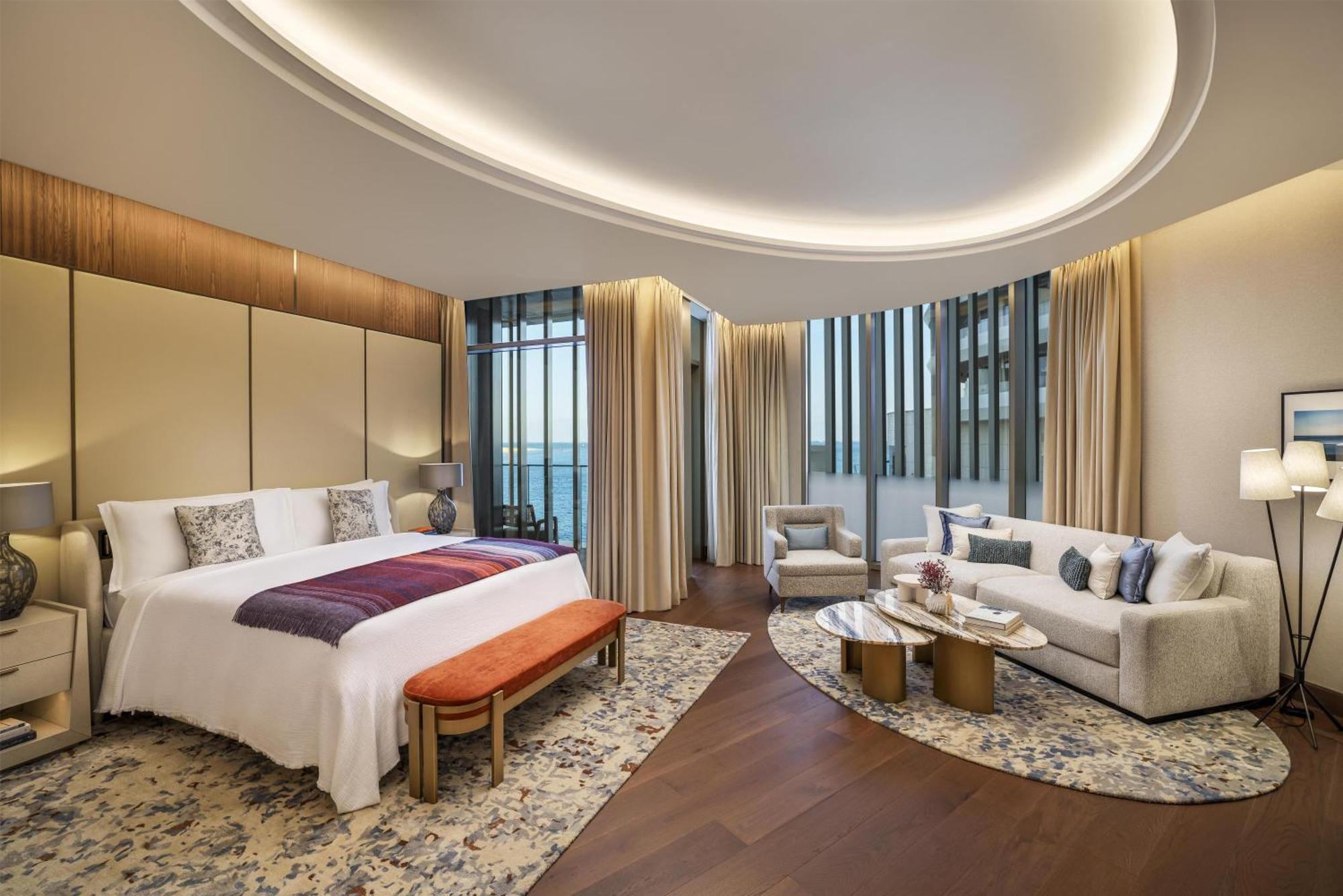 LUXUSVILLA MIT 5 SCHLAFZIMMERN UND INFINITY-POOL