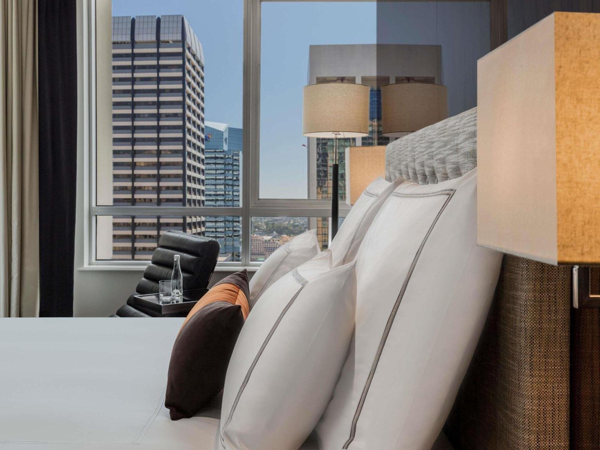Signature Skyline Kamer met Kingsize Bed en Toegang tot Club Verdieping - Hoge Verdieping