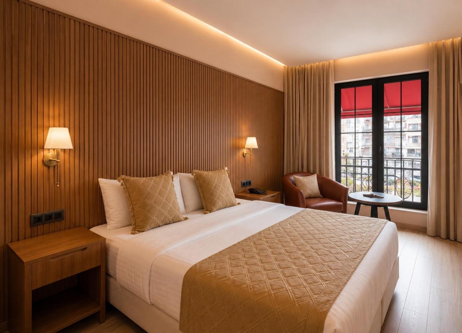 Deluxe Double or Twin Room with City View