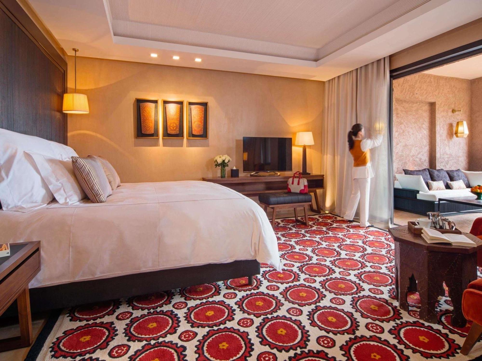 Deluxe Suite with Mountain View