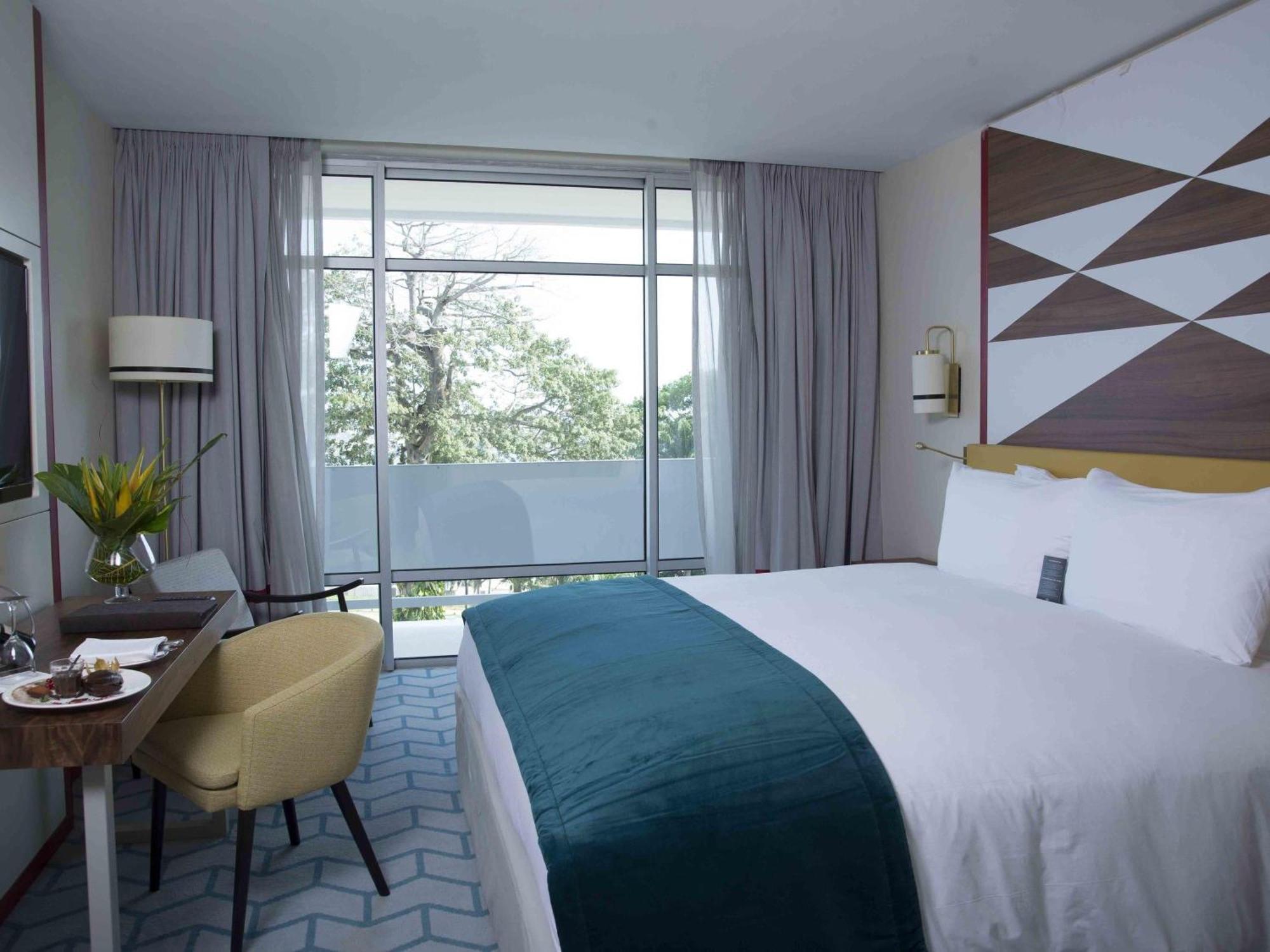 Luxury King Room with Balcony and Lagoon View