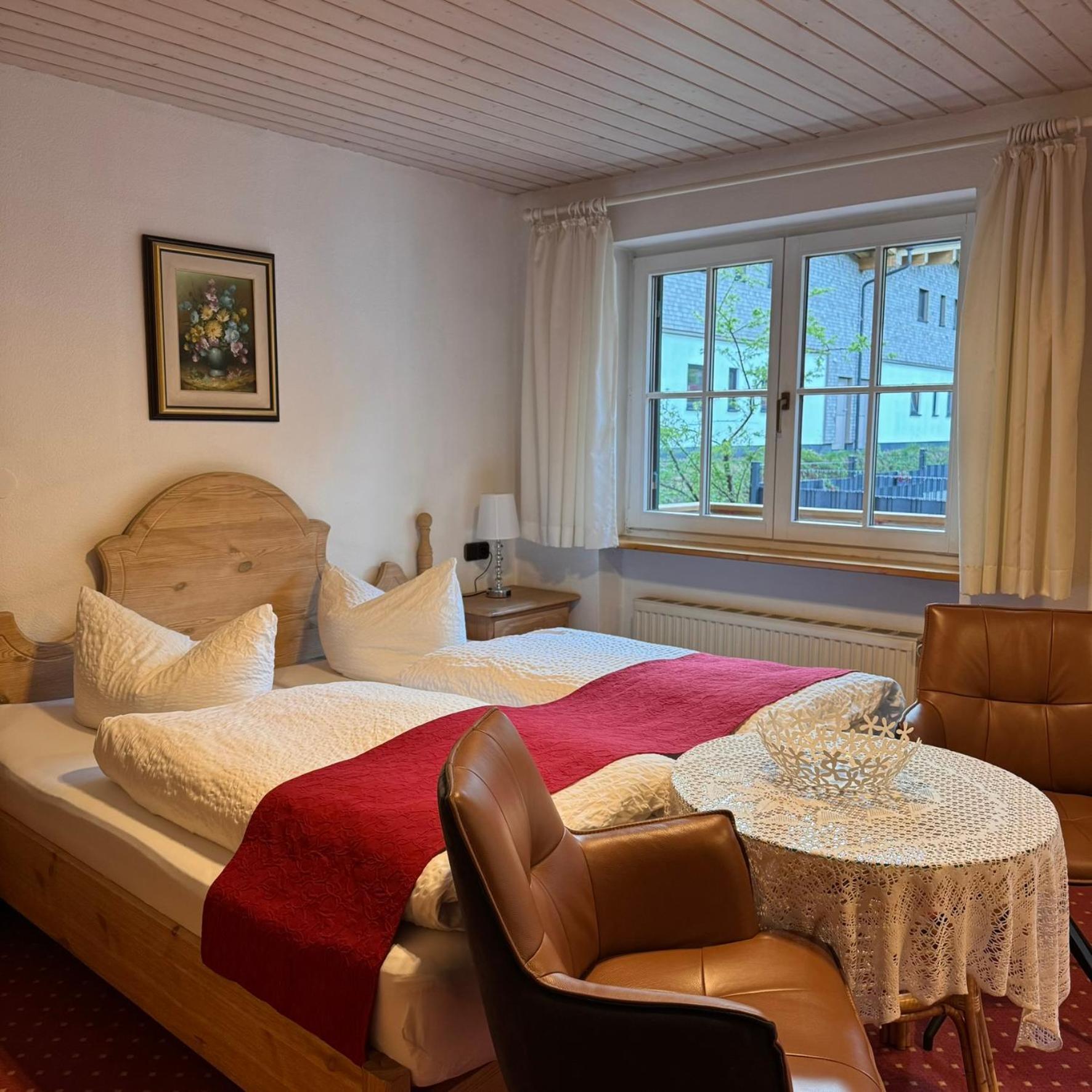 Doppelzimmer mit Balkon