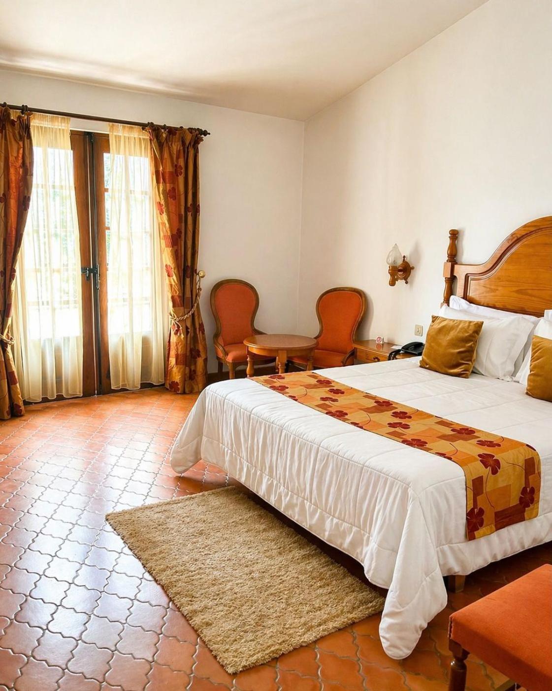Habitación Doble con jardín