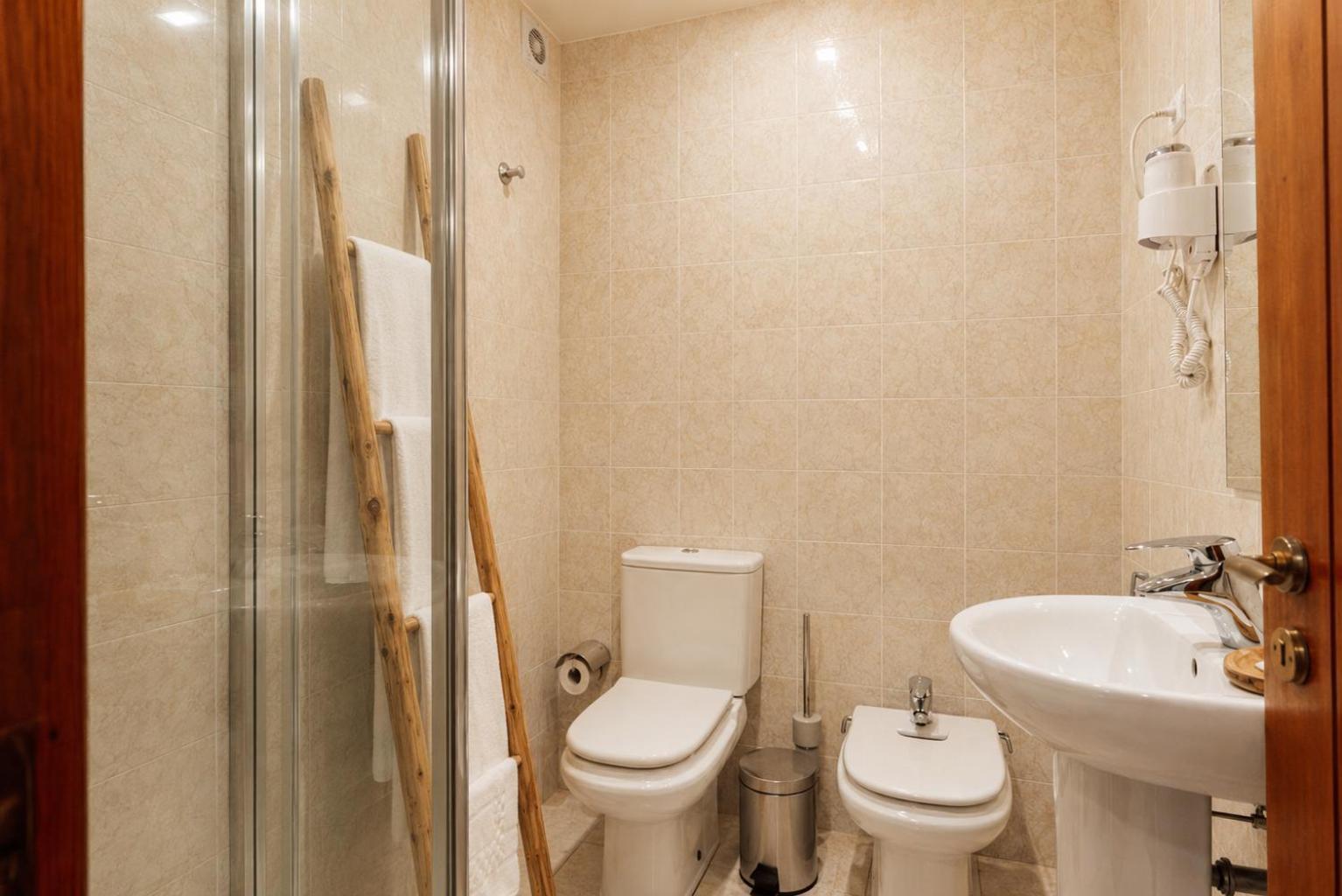 Quarto Familiar com Vista Jardim