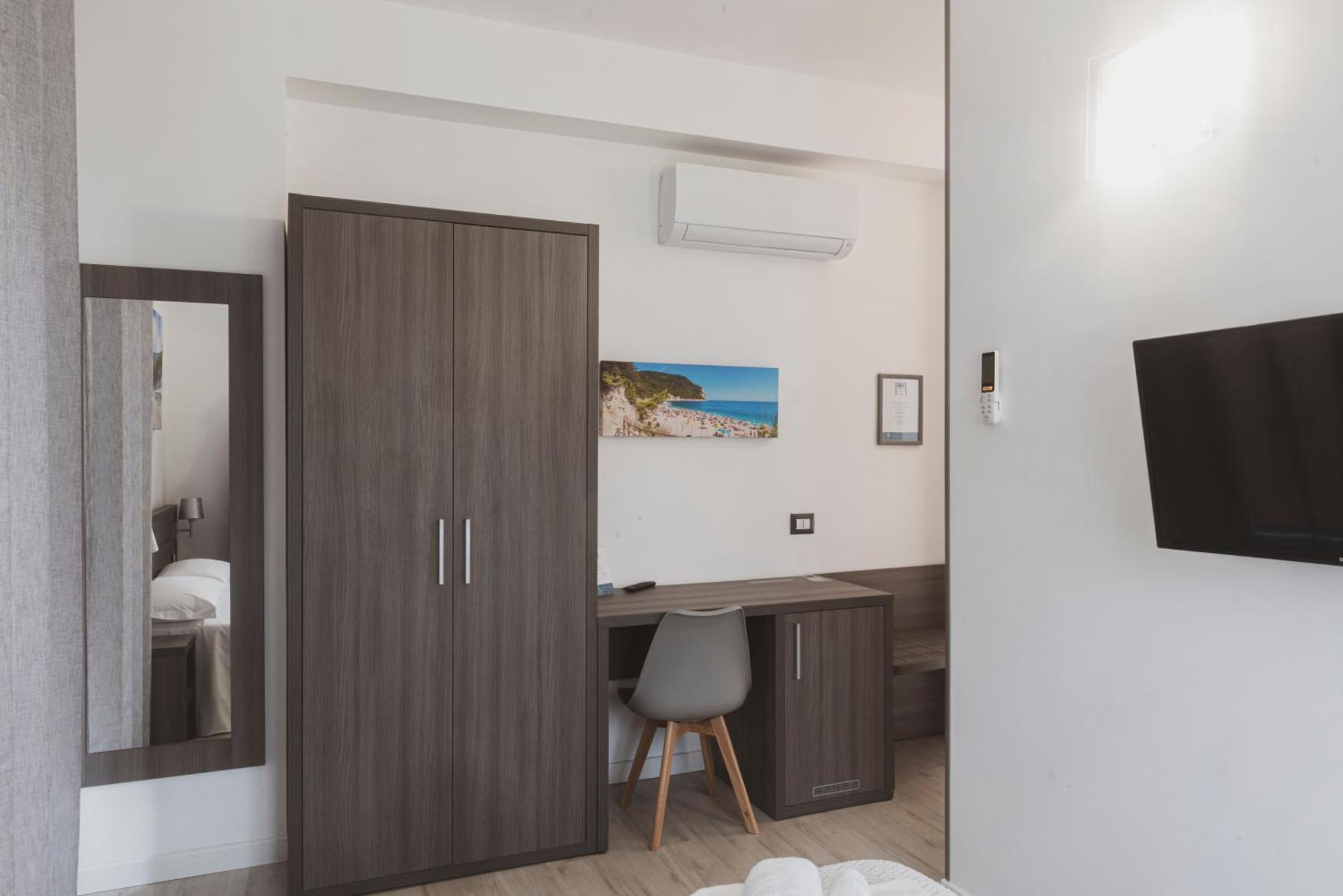 Double Room,1771061101:JPEG