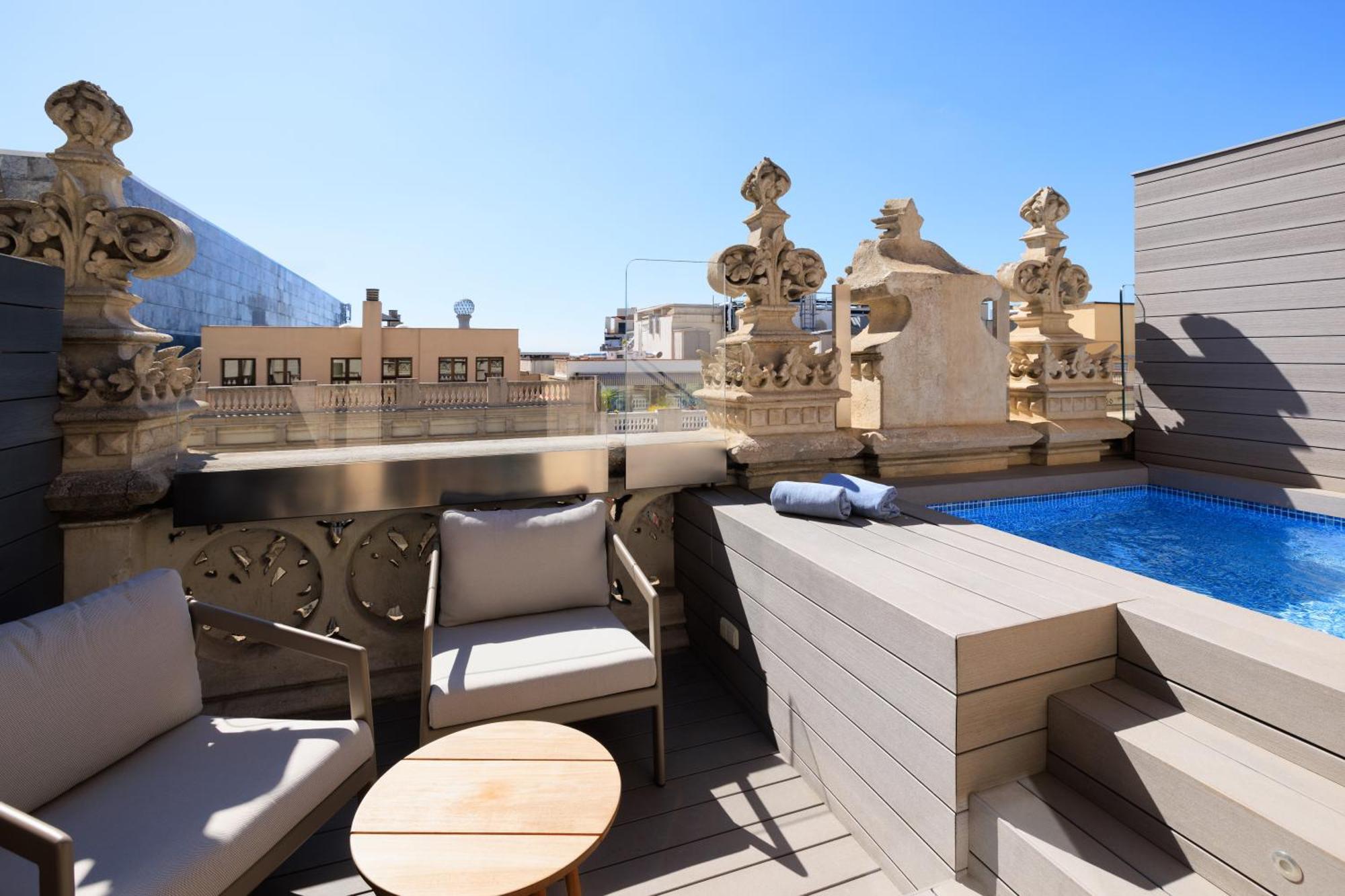 Deluxe Doppelzimmer mit eigenem Pool und Zugang zum Spa
